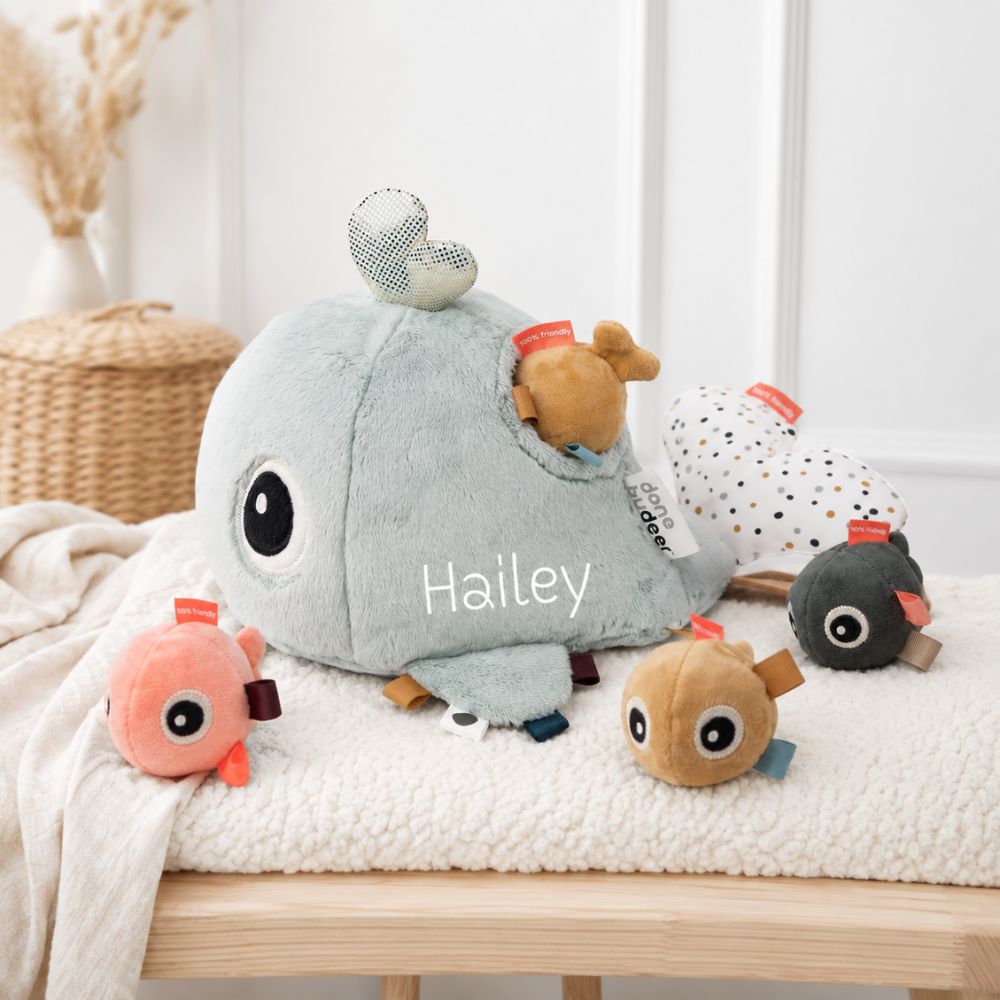 DONEBYDEER Kuscheltier Versteckspiel personalisiert - Wal - wunderwunsch