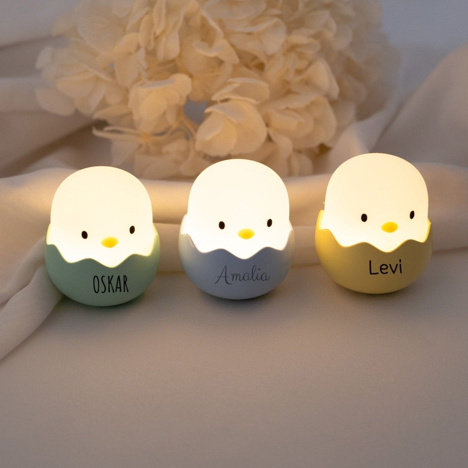 EGGY EGG Baby Küken Nachtlicht personalisiert - blau, gelb oder grün - wunderwunsch