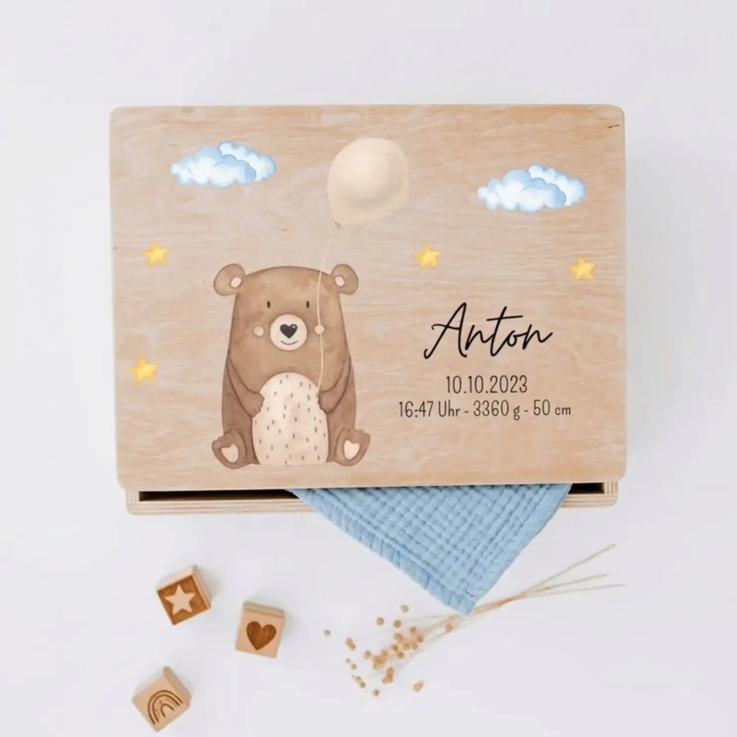 Erinnerungsbox Holz mit Wunschdaten – Bär mit Luftballon Aquarell - wunderwunsch