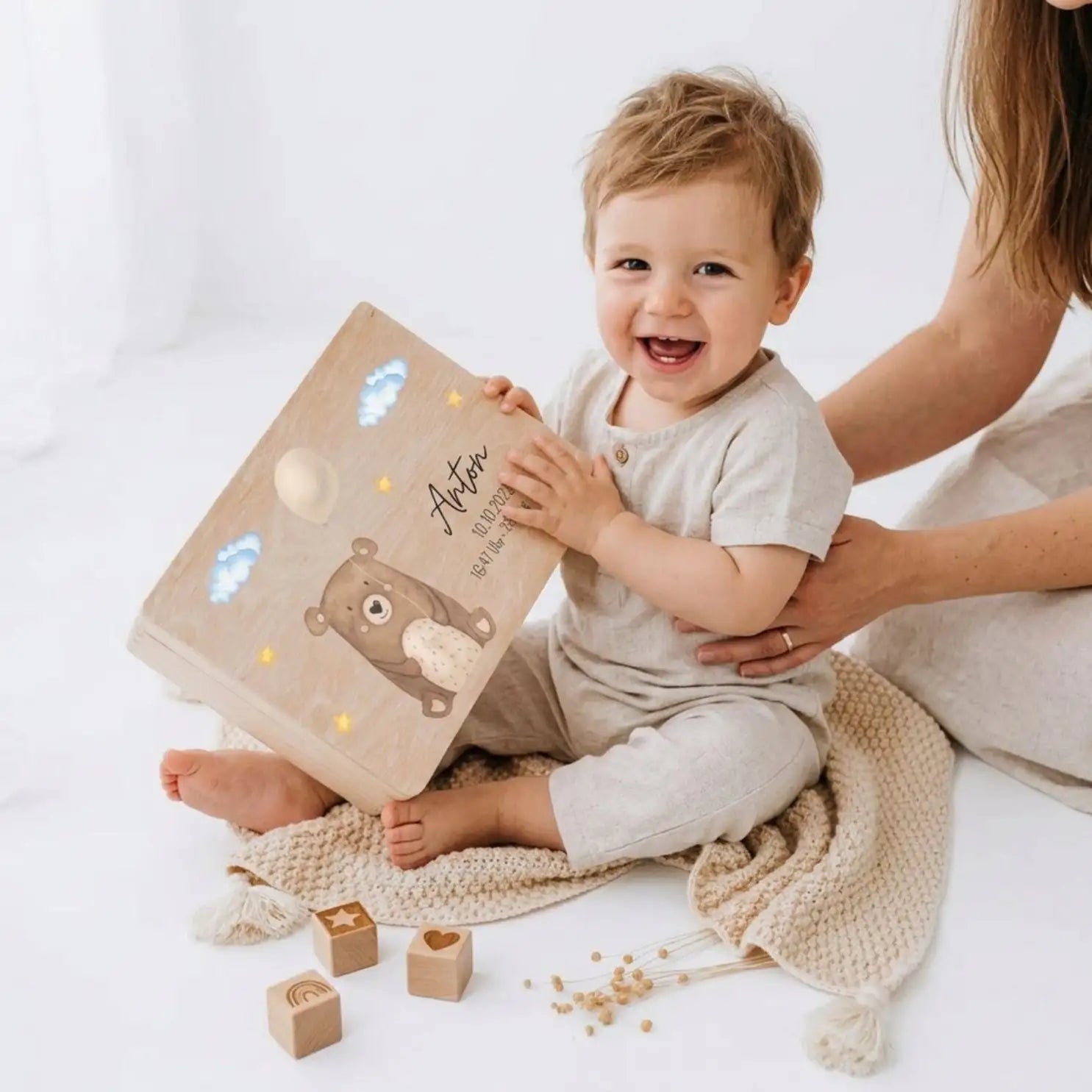 Erinnerungsbox Holz mit Wunschdaten – Bär mit Luftballon Aquarell - wunderwunsch