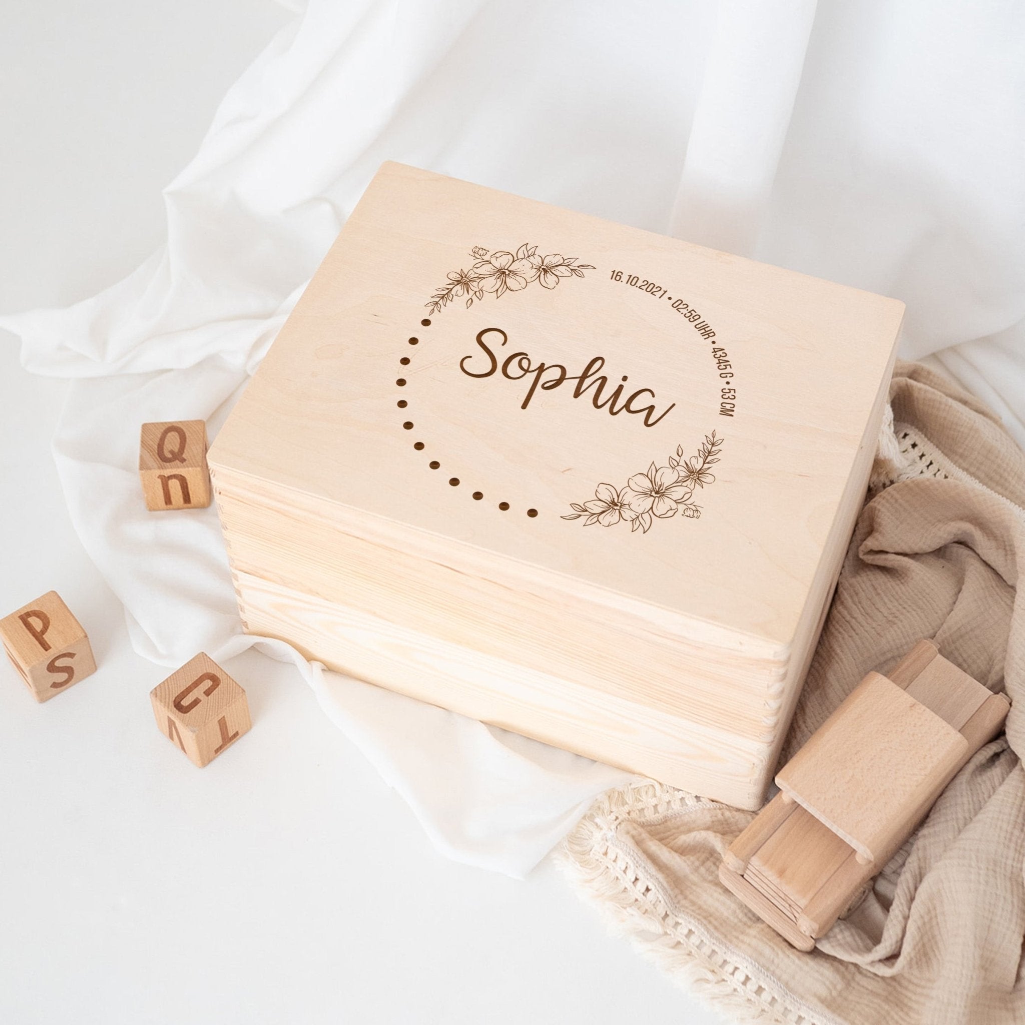 Erinnerungsbox Holz mit Wunschdaten – Blumenkreis - wunderwunsch