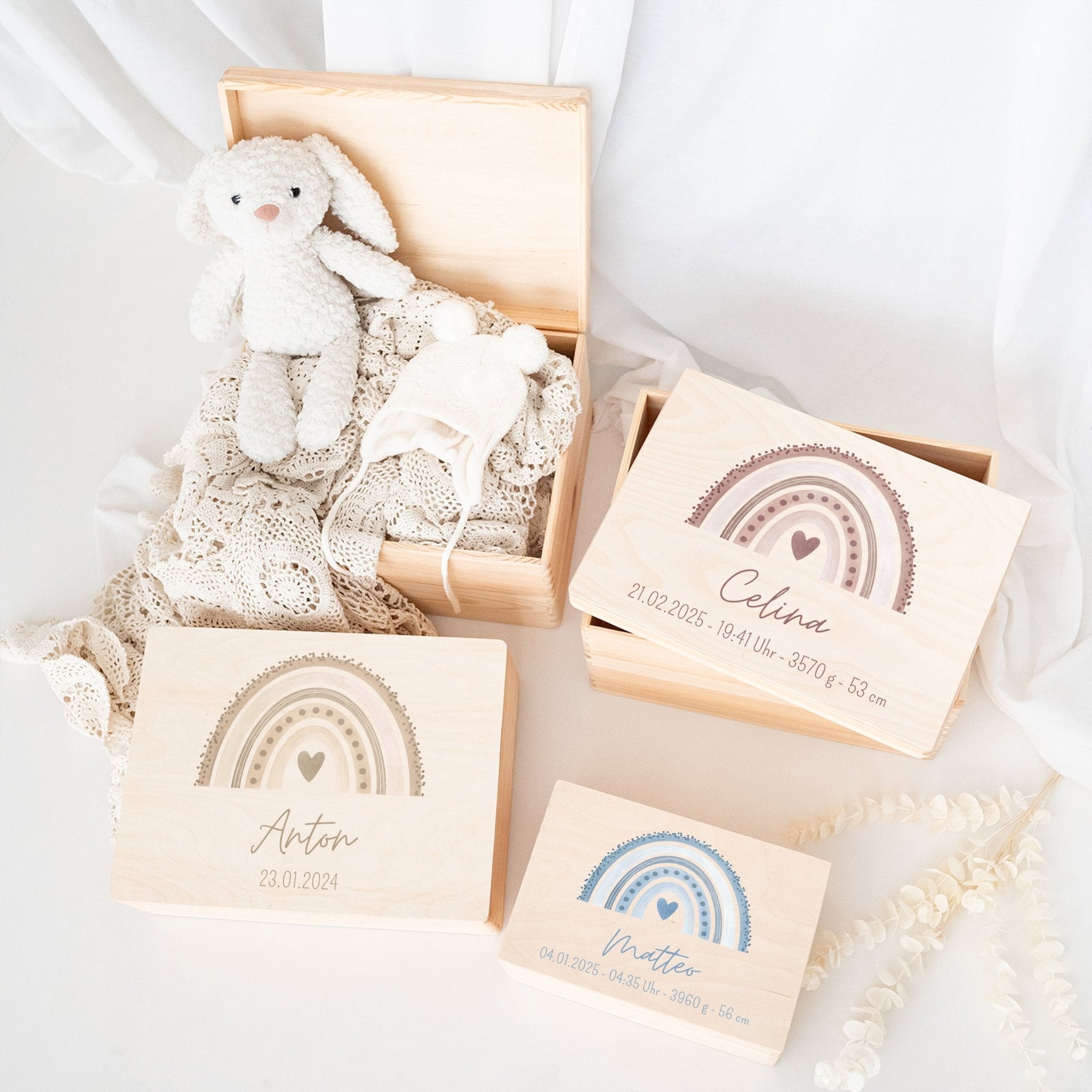 Erinnerungsbox Holz mit Wunschdaten – Regenbogen Punkte Aquarell - wunderwunsch