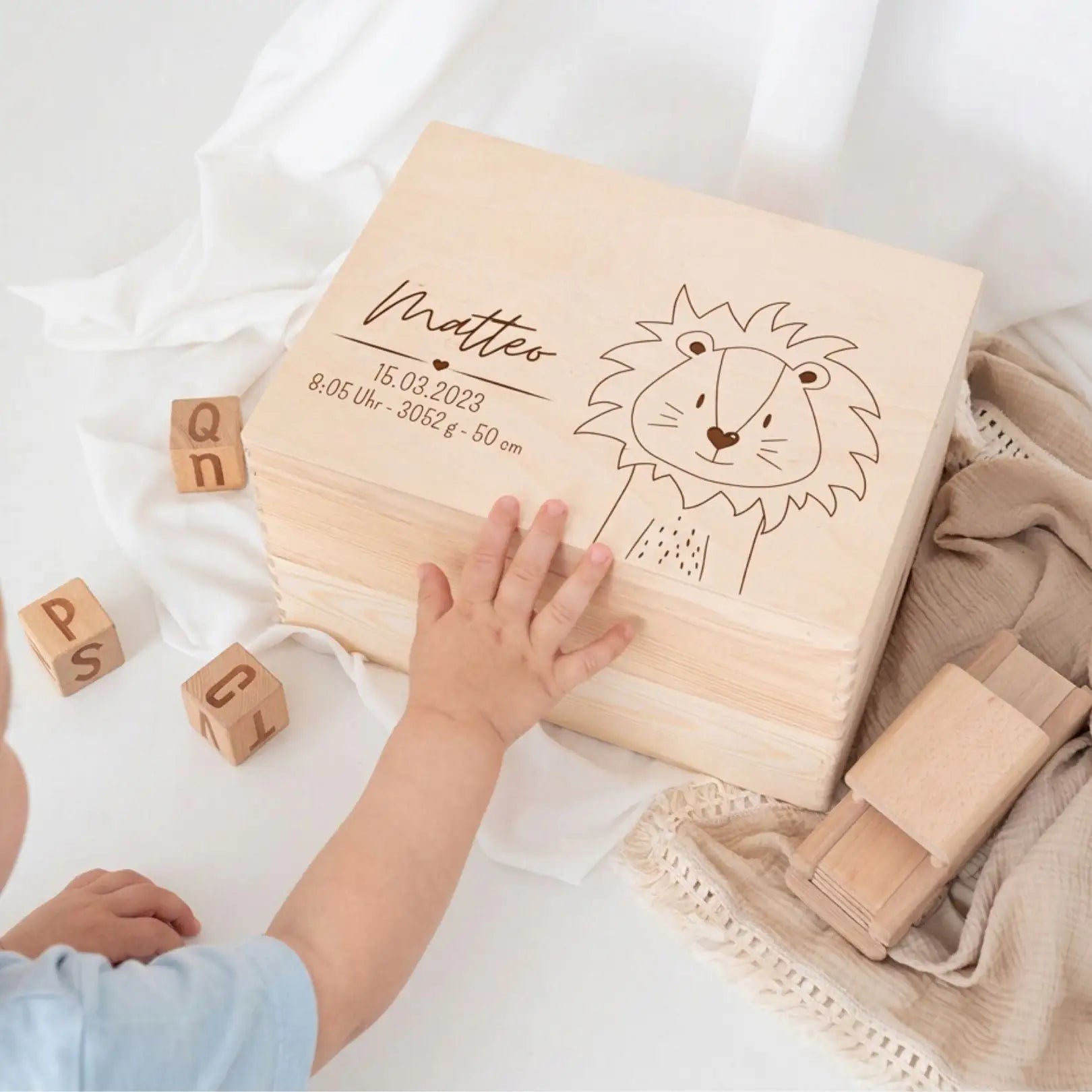 Erinnerungsbox Holz mit Wunschdaten – Tier Gravur - wunderwunsch