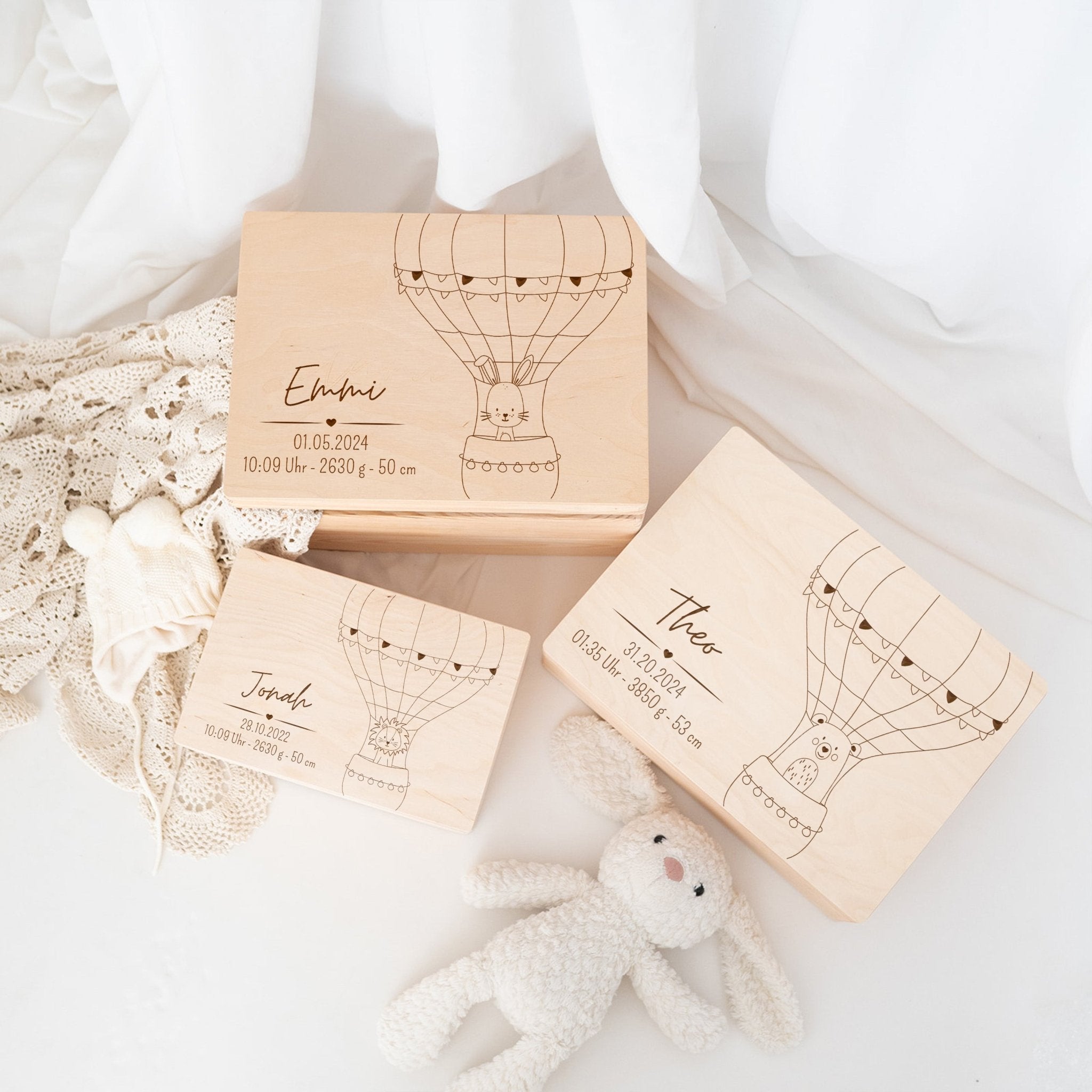 Erinnerungsbox Holz mit Wunschdaten – Tier Heißluftballon Gravur - wunderwunsch