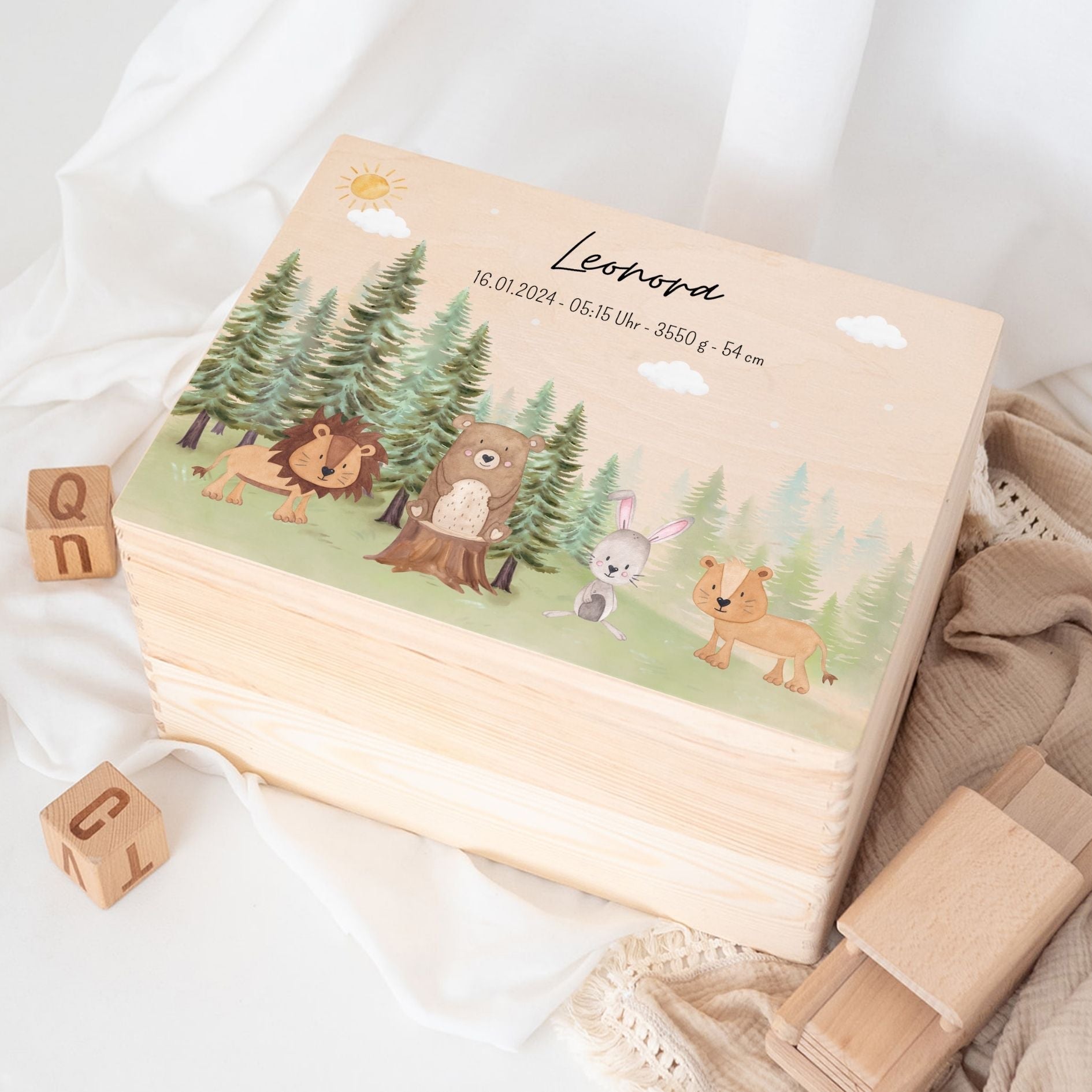 Erinnerungsbox Holz mit Wunschdaten – Tiere Nadelwald Aquarell - wunderwunsch