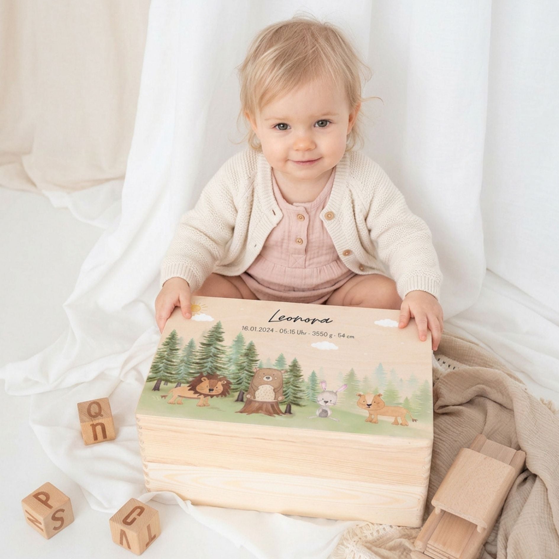 Erinnerungsbox Holz mit Wunschdaten – Tiere Nadelwald Aquarell - wunderwunsch