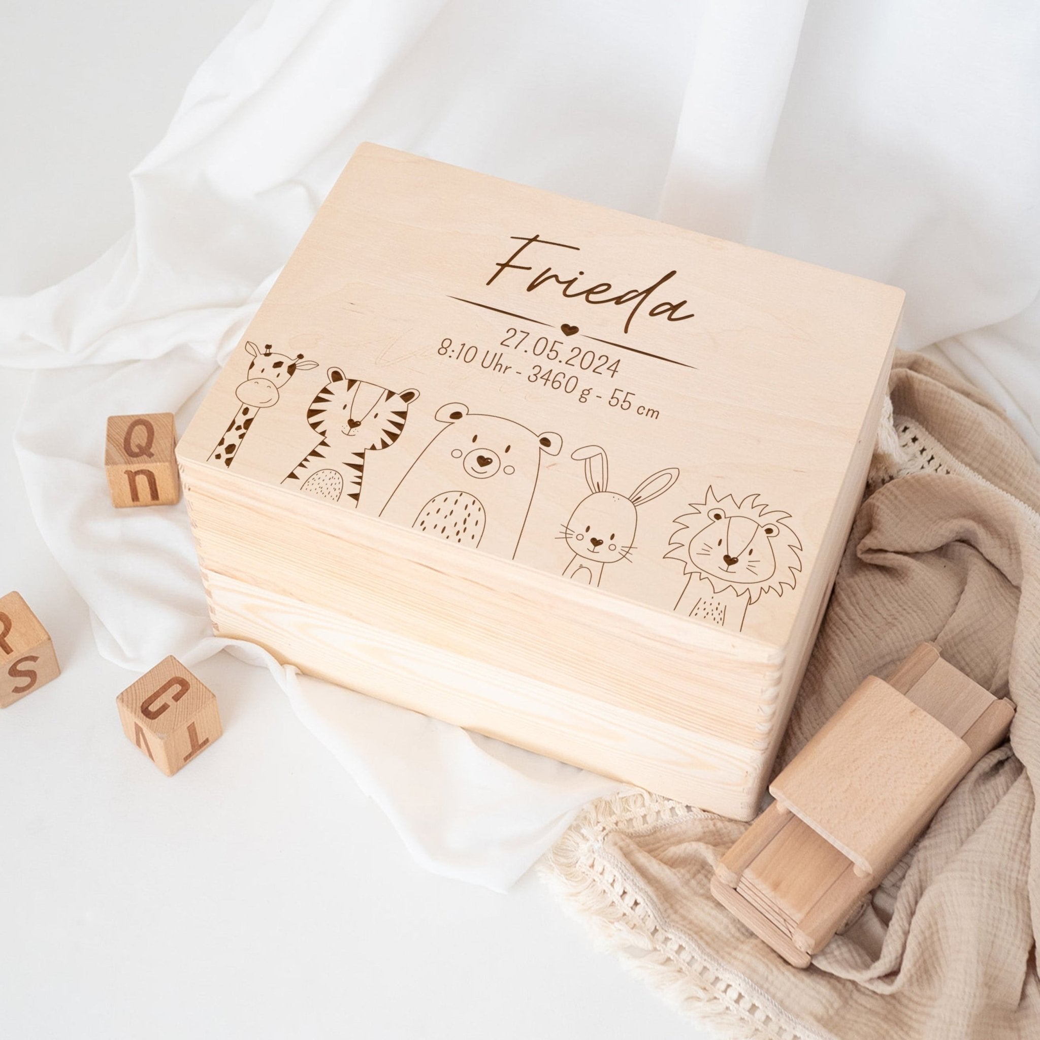 Erinnerungsbox Holz mit Wunschdaten – Tiere unten Gravur - wunderwunsch