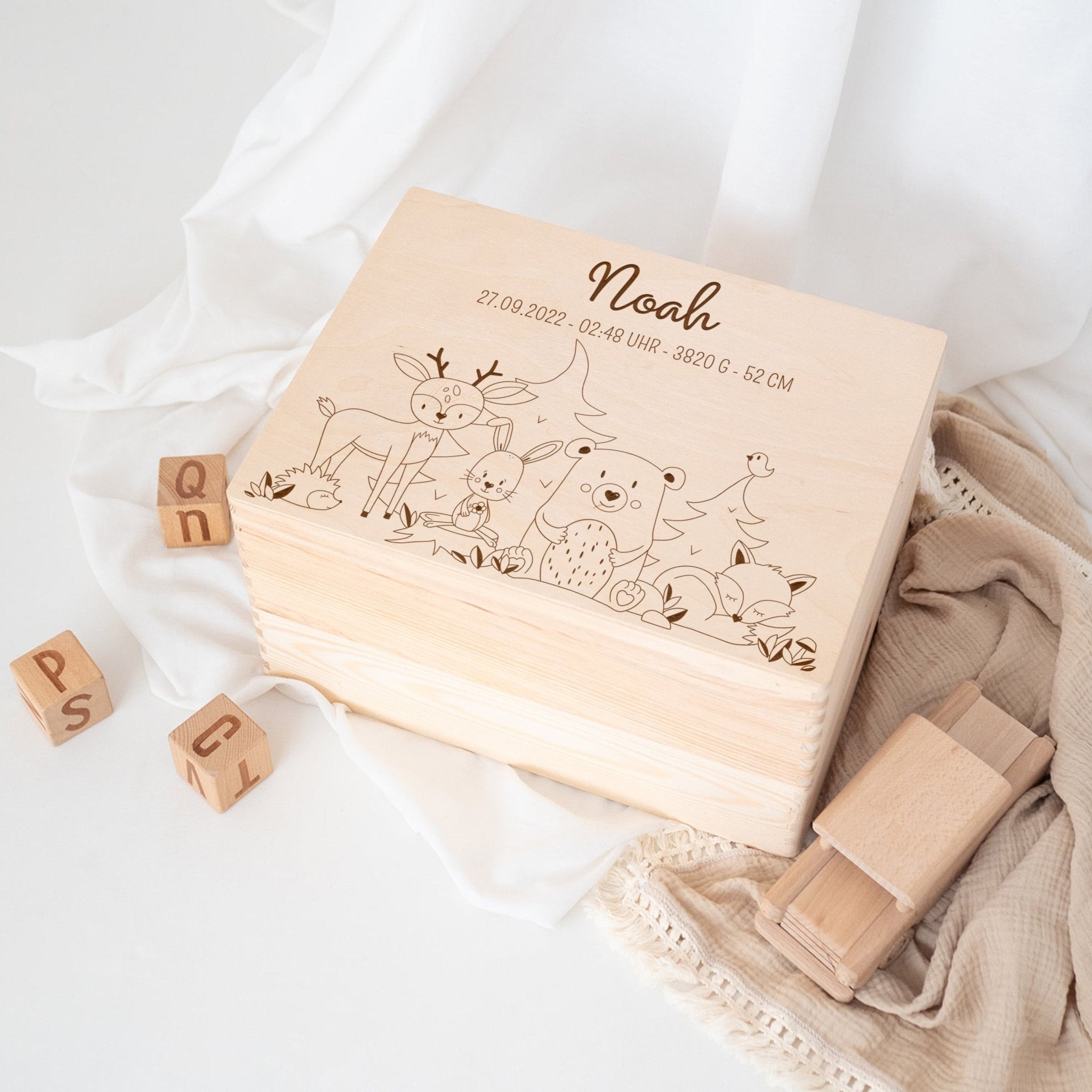 Erinnerungsbox Holz mit Wunschdaten – Waldfreunde Gravur - wunderwunsch