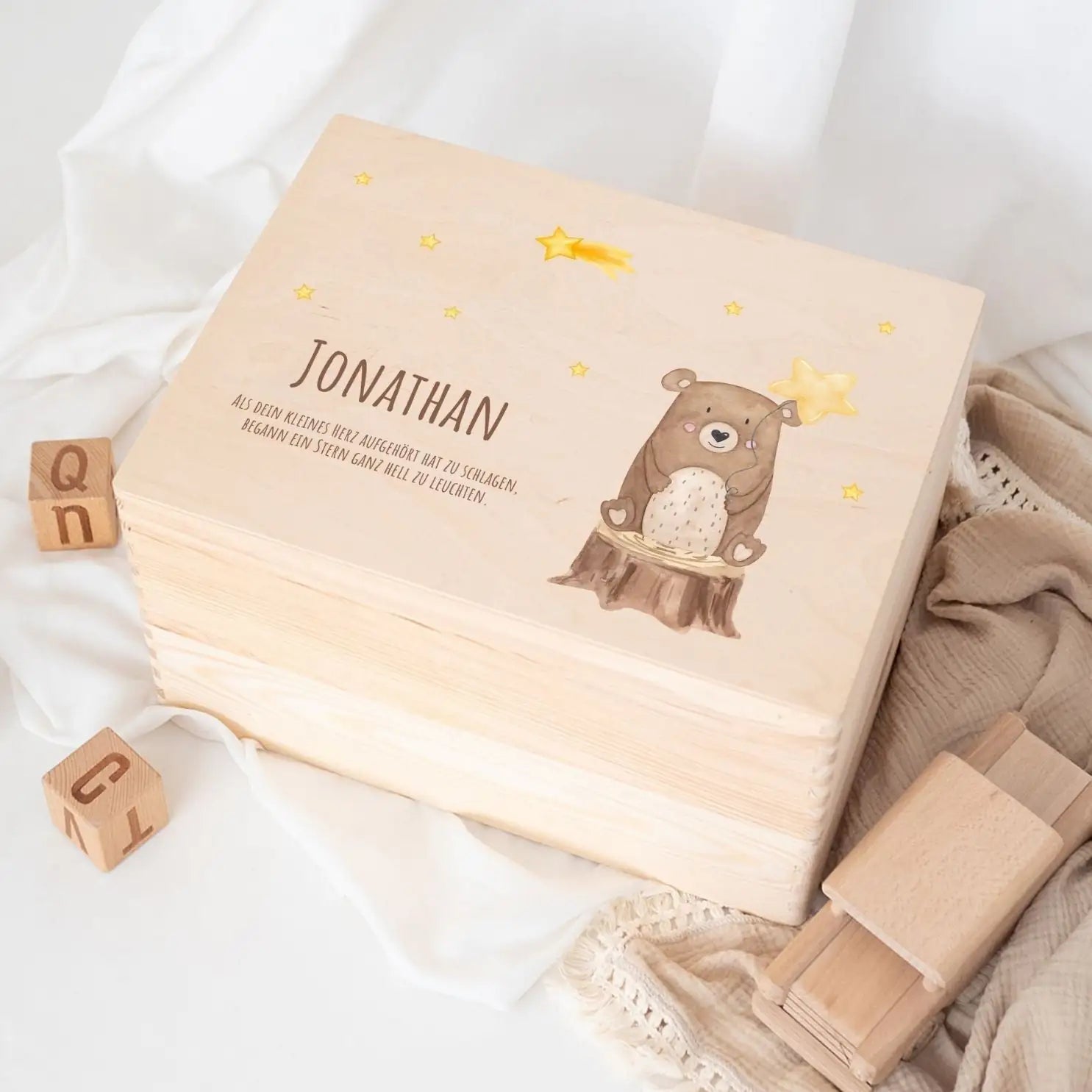 Erinnerungsbox Holz "Sternenkind" mit Wunschname – Bär Aquarell - wunderwunsch