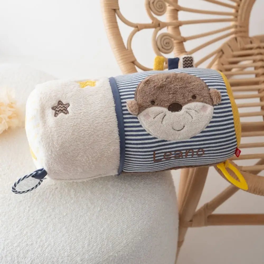 FEHN Krabbelrolle Otter personalisierbar - wunderwunsch