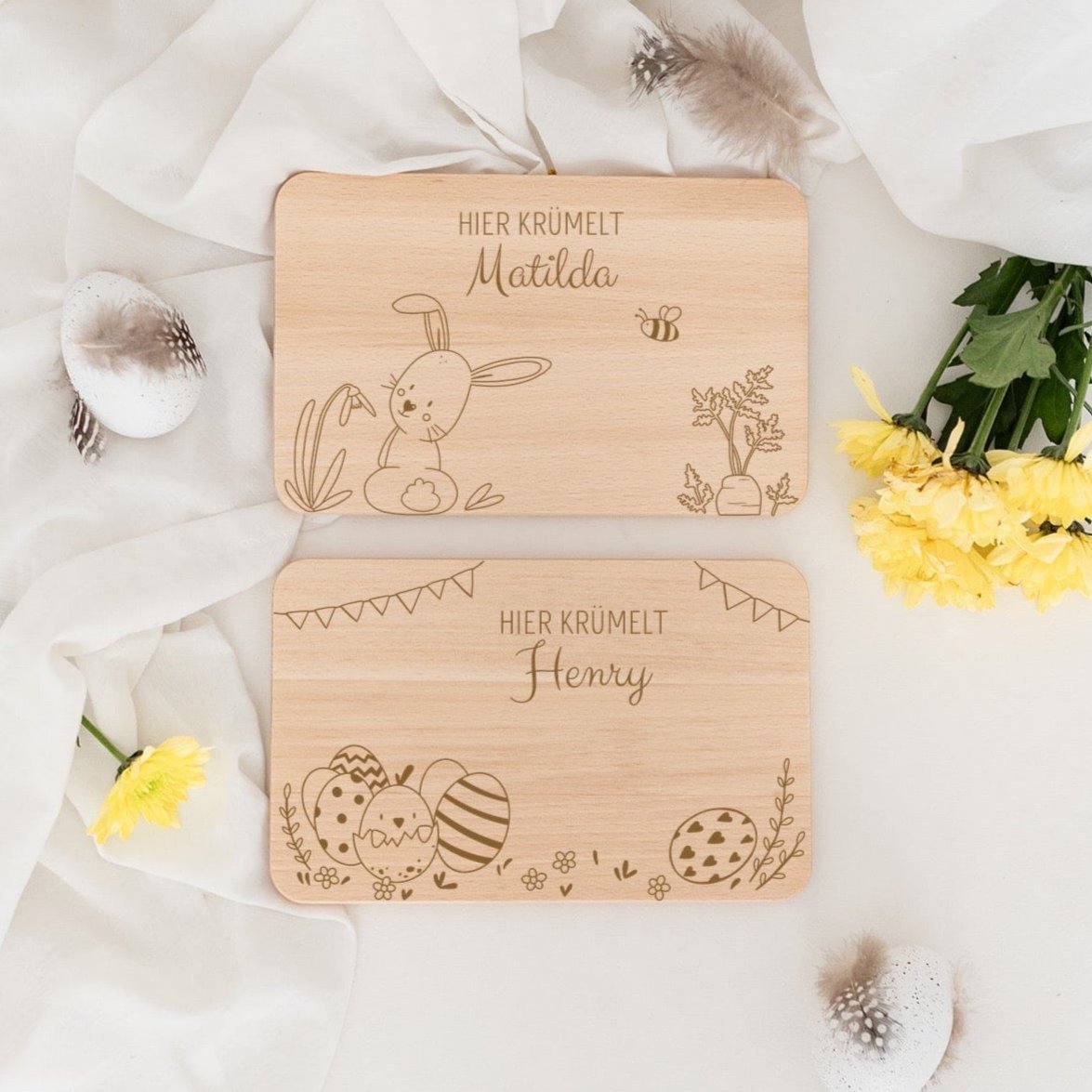 Frühstücksbrettchen personalisiert - Osterhase und Eiersuche Gravur - wunderwunsch