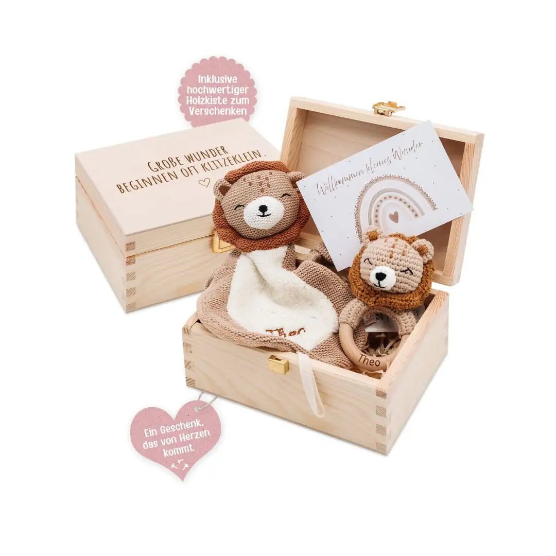 Geschenkbox Geburt - Löwe Greifling + Schmusetuch + Postkarte - wunderwunsch