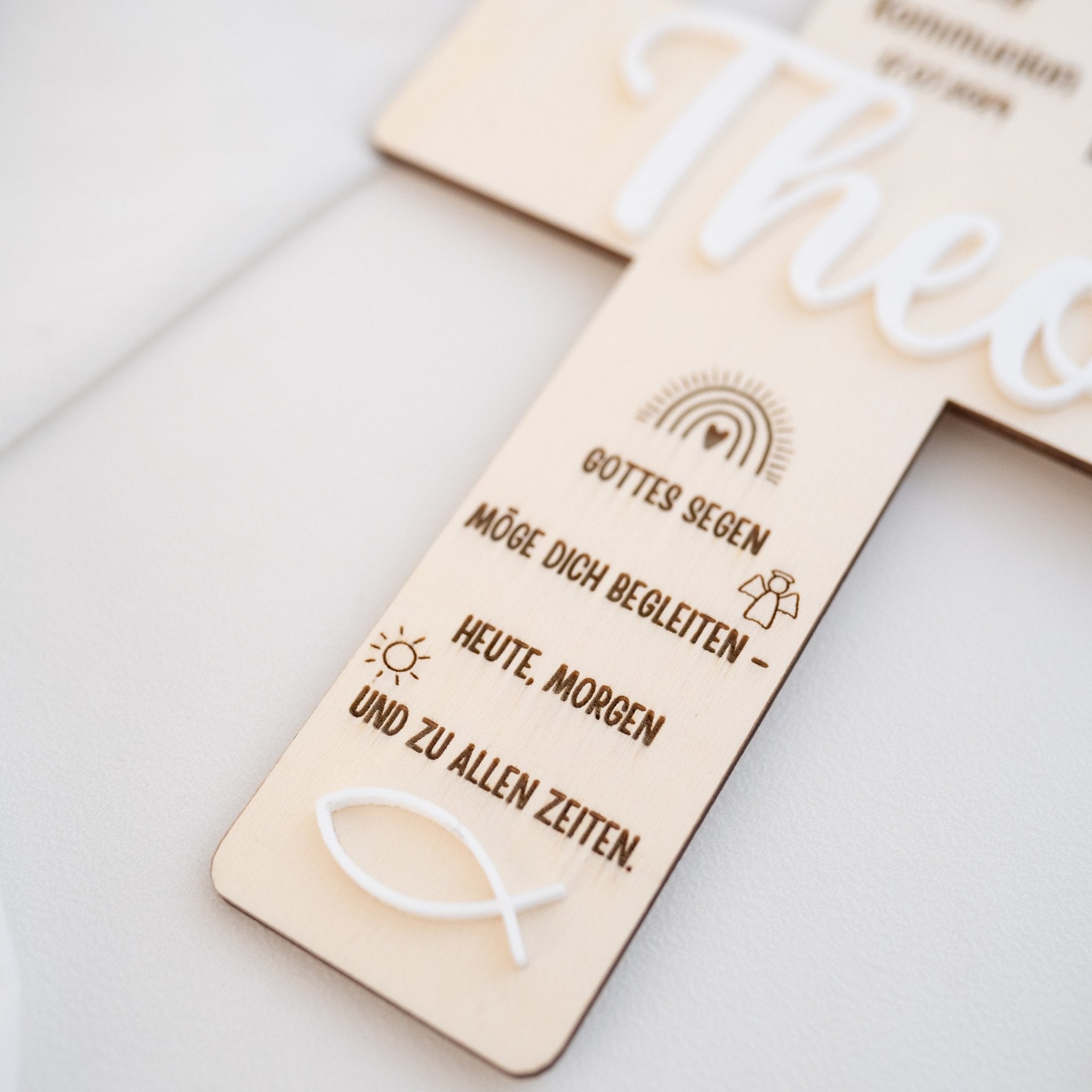 Holzkreuz "Zur Taufe" oder "Zur Kommunion" mit Acryl personalisiert - wunderwunsch