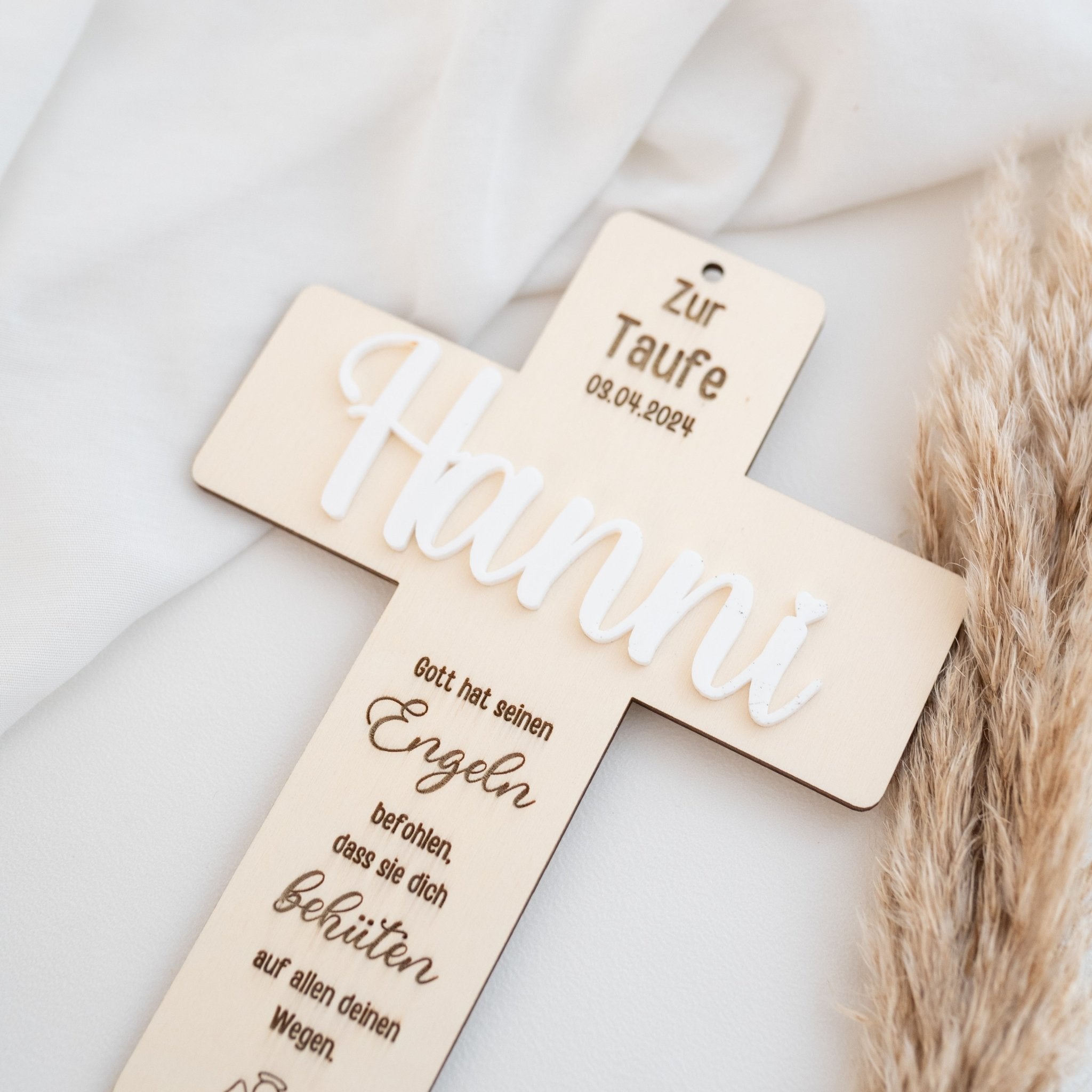 Holzkreuz "Zur Taufe" oder "Zur Kommunion" mit Acryl personalisiert - wunderwunsch