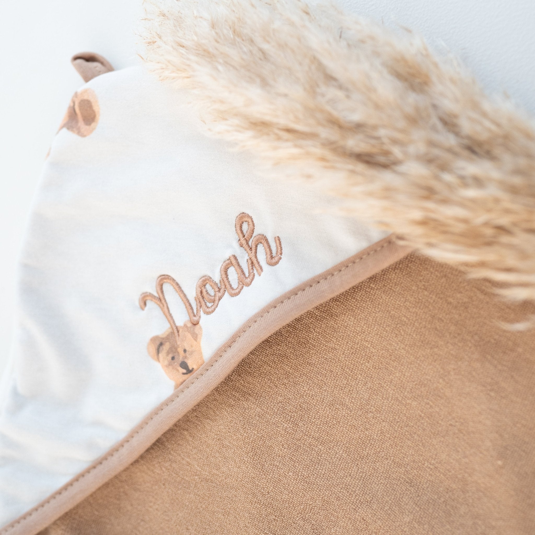 JOLLEIN Baby Kapuzenhandtuch personalisiert - Teddybären, Wildblumen, Maus Blumenwiese - wunderwunsch