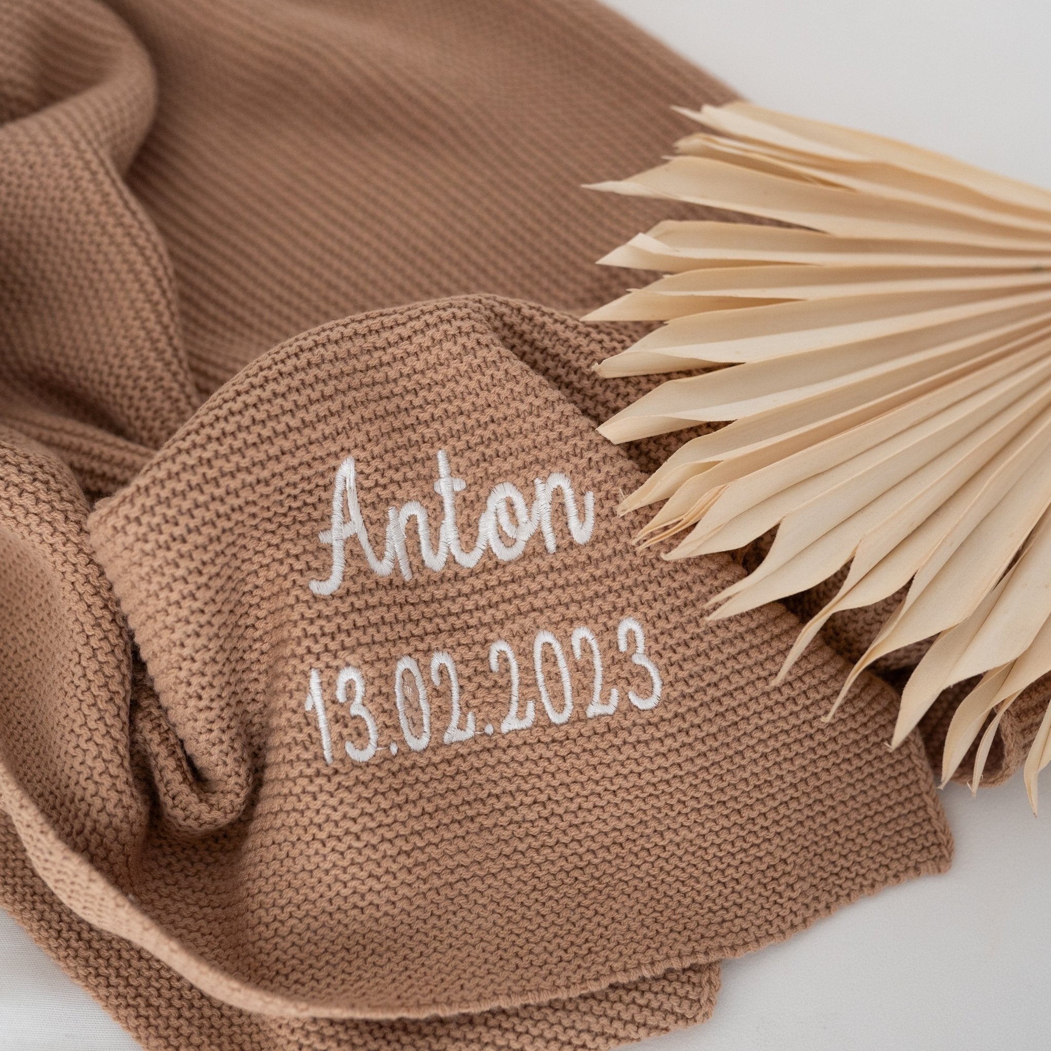 JOLLEIN Baby Strickdecke personalisiert - nougat oder biscuit - wunderwunsch