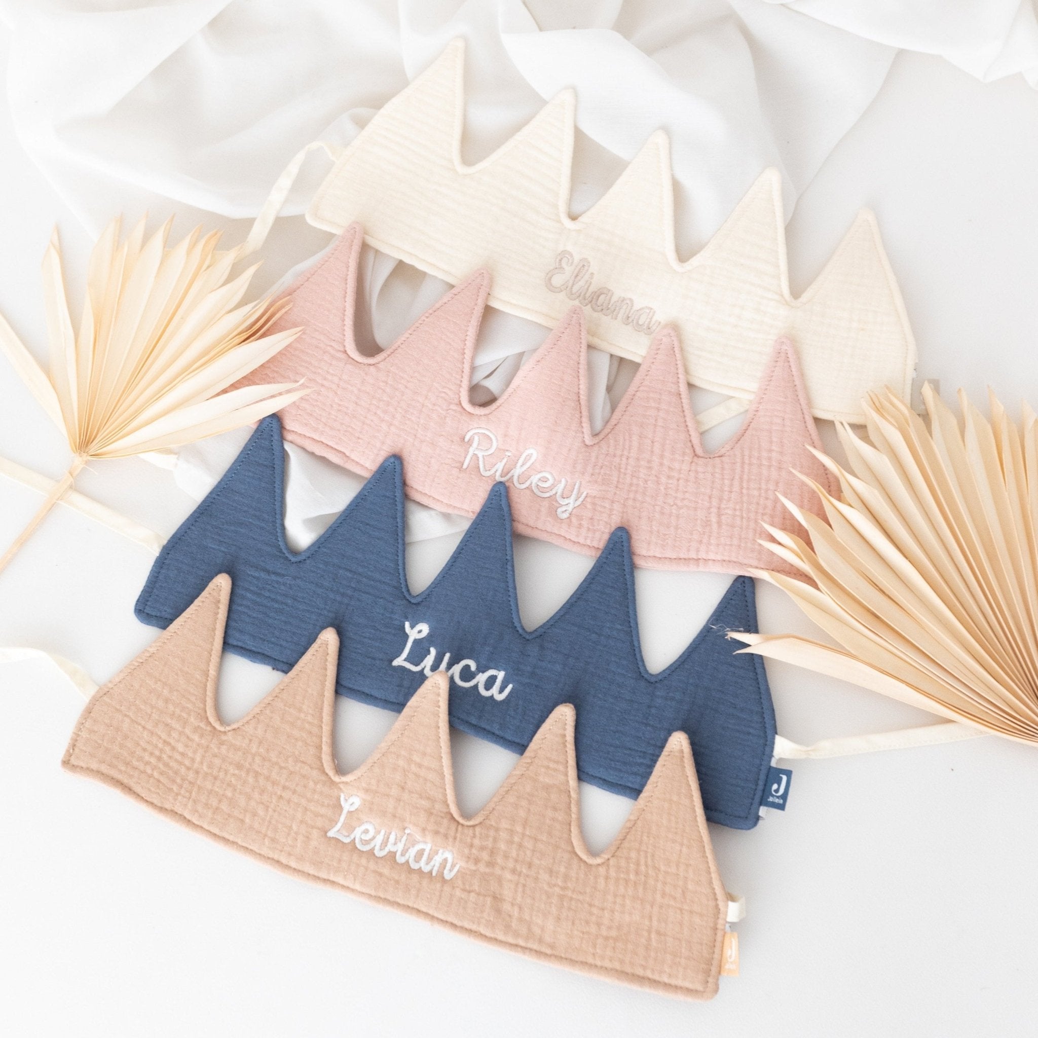 JOLLEIN Geburtstagskrone Musselin personalisiert - braun, creme, rosa oder blau - wunderwunsch