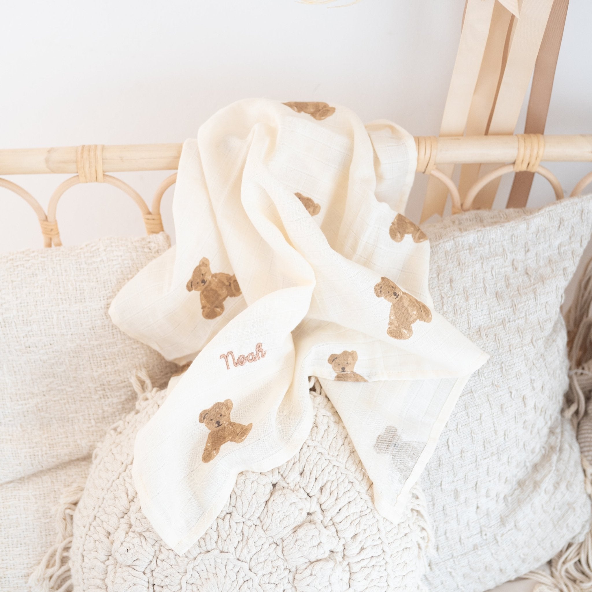 JOLLEIN Musselin Spucktuch für Babys personalisiert - Teddybär, Wildblumen - wunderwunsch