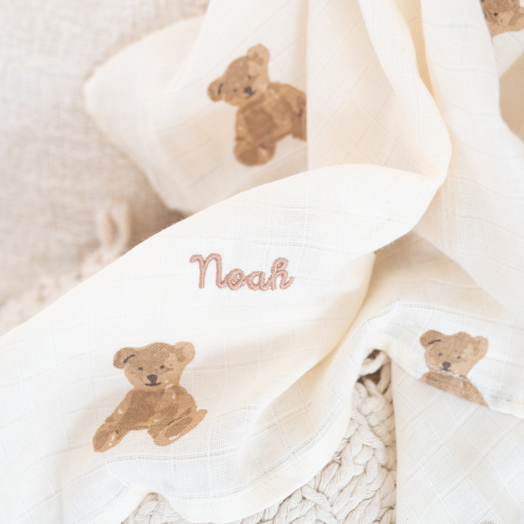 JOLLEIN Musselin Spucktuch für Babys personalisiert - Teddybär, Wildblumen - wunderwunsch