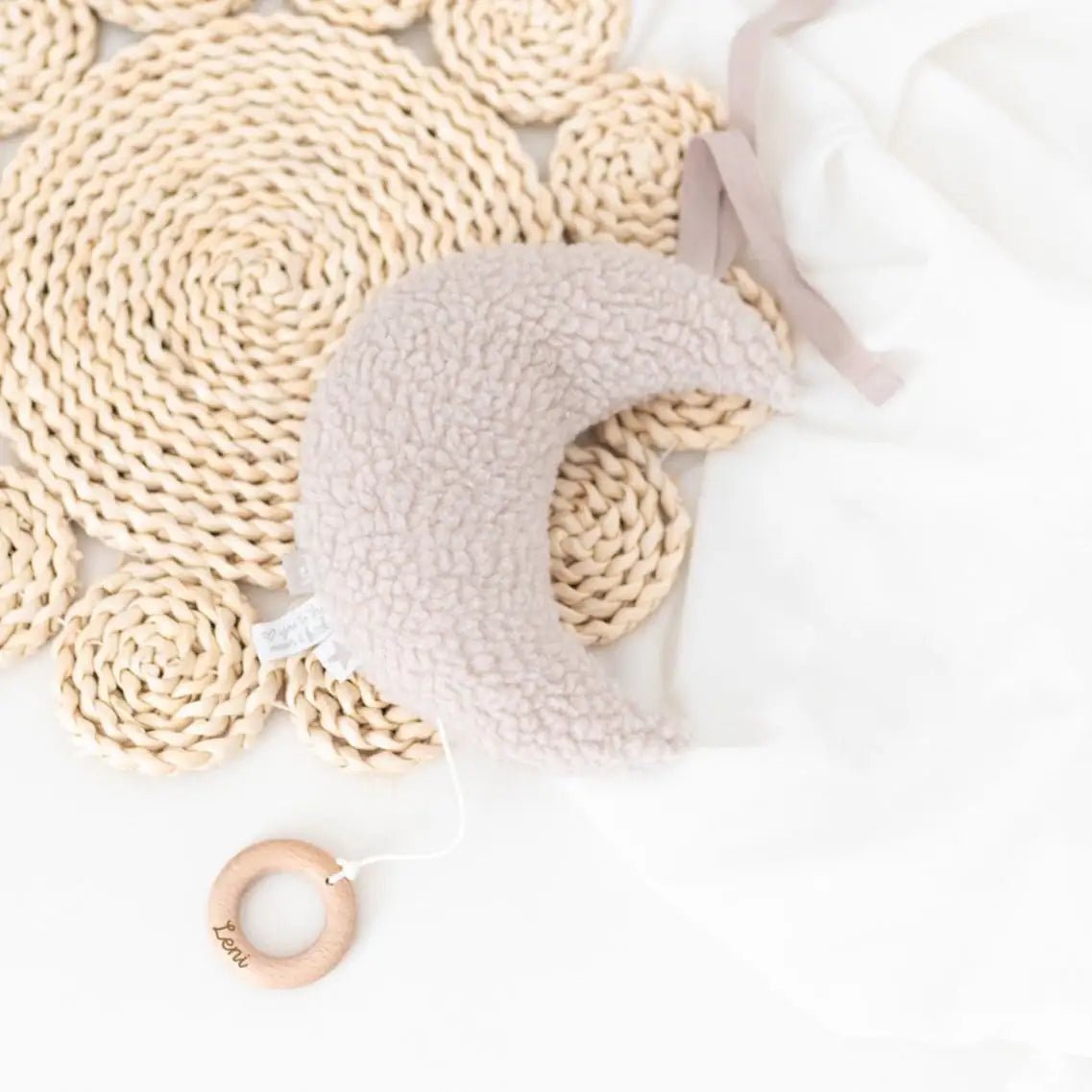 JOLLEIN Spieluhr für Babys personalisierbar - Mond Boucle - wunderwunsch