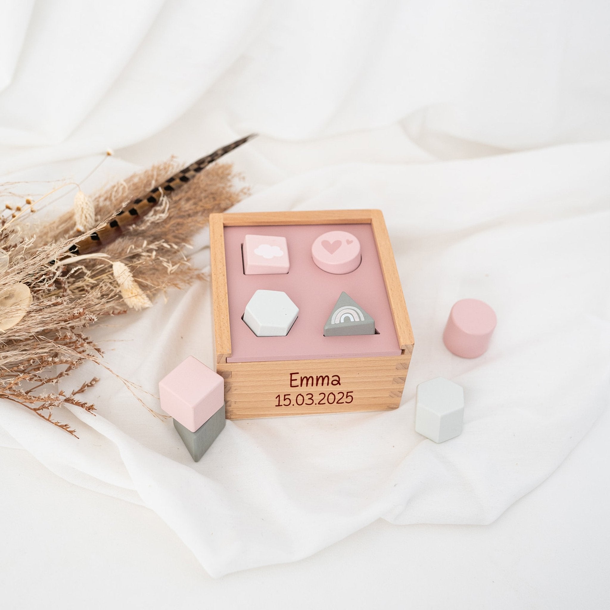 LABEL LABEL Sortierspiel Formen eckig personalisiert - rosa, blau und beige - wunderwunsch
