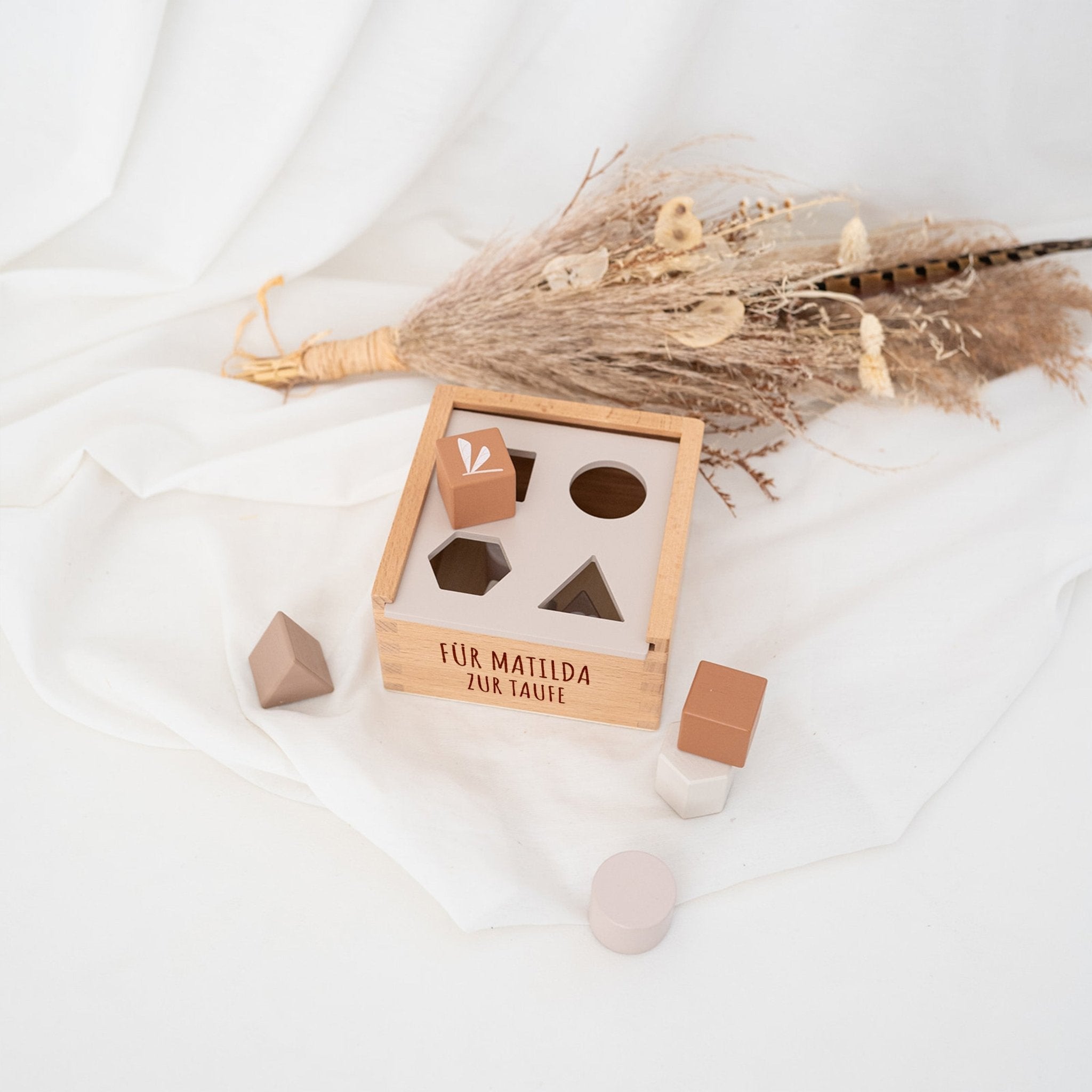 LABEL LABEL Sortierspiel Formen eckig personalisiert - rosa, blau und beige - wunderwunsch