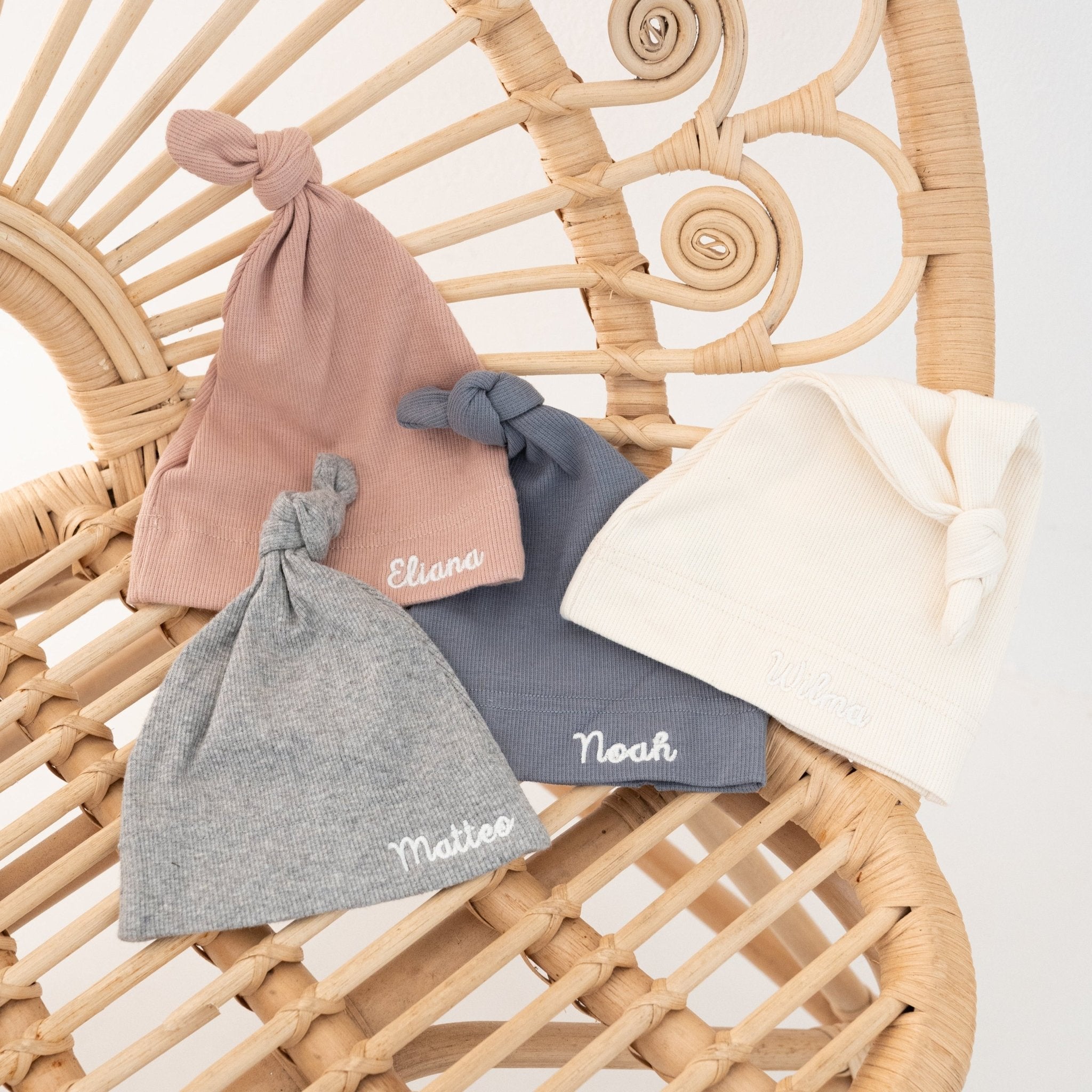 MUSHIE Mütze mit Knoten - in rose, blau, creme & grau - wunderwunsch