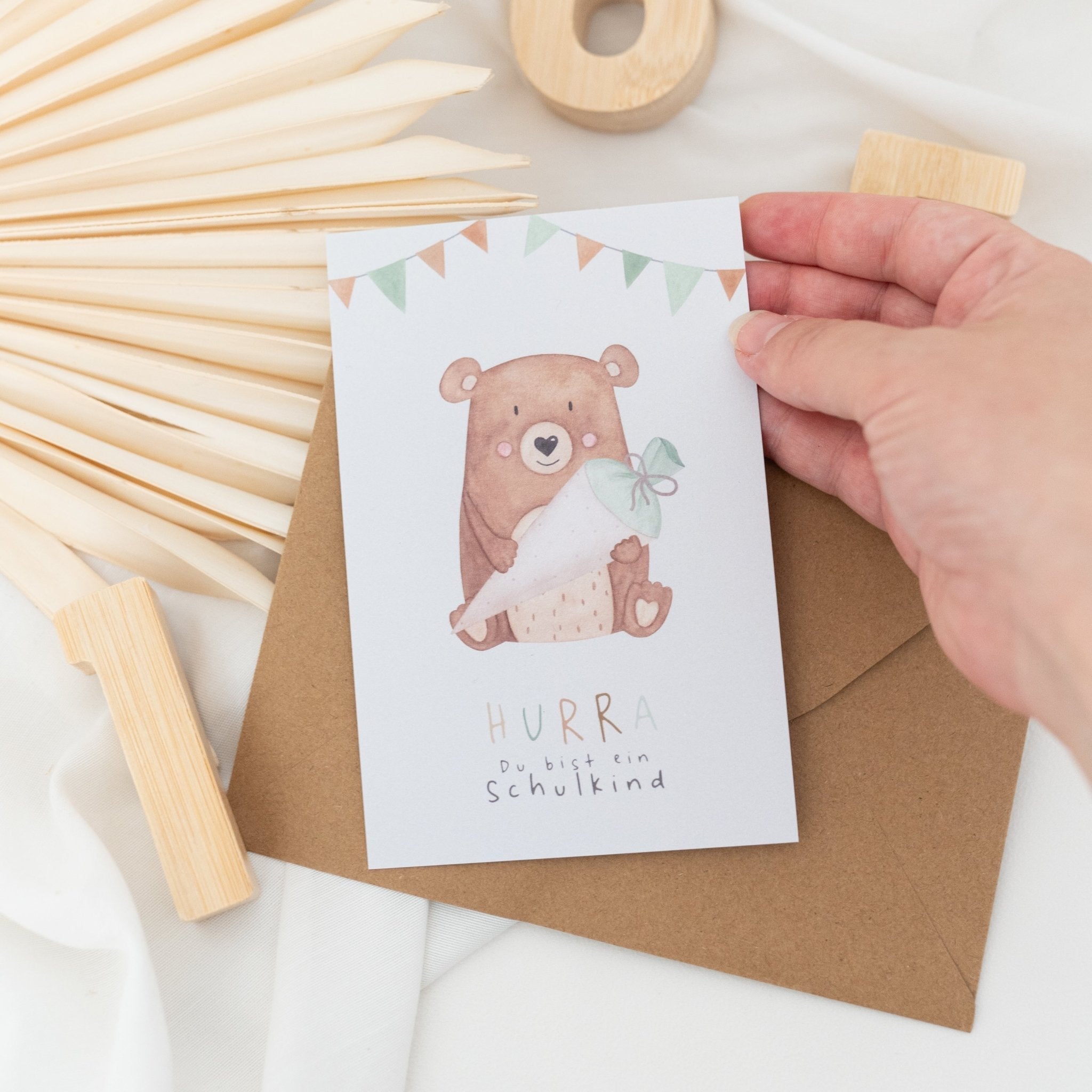 Postkarte "Bär mit Schultüte" - wunderwunsch