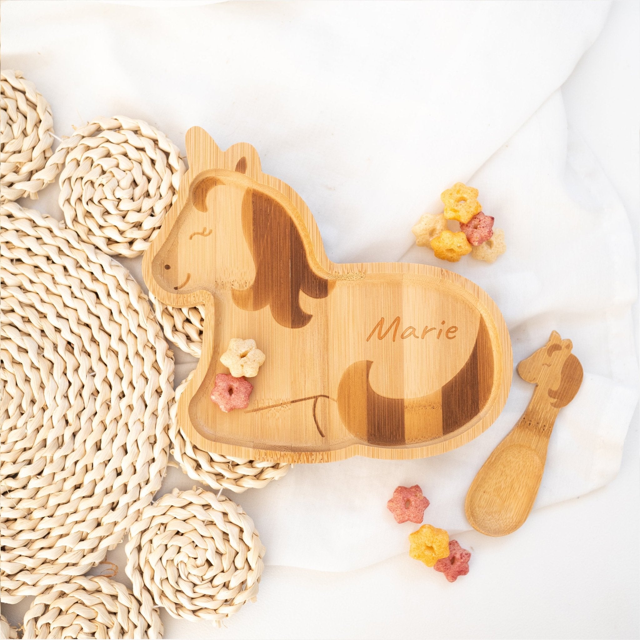 Sass and Belle - Kinderteller mit Kinderlöffel in Tierform personalisiert - wunderwunsch