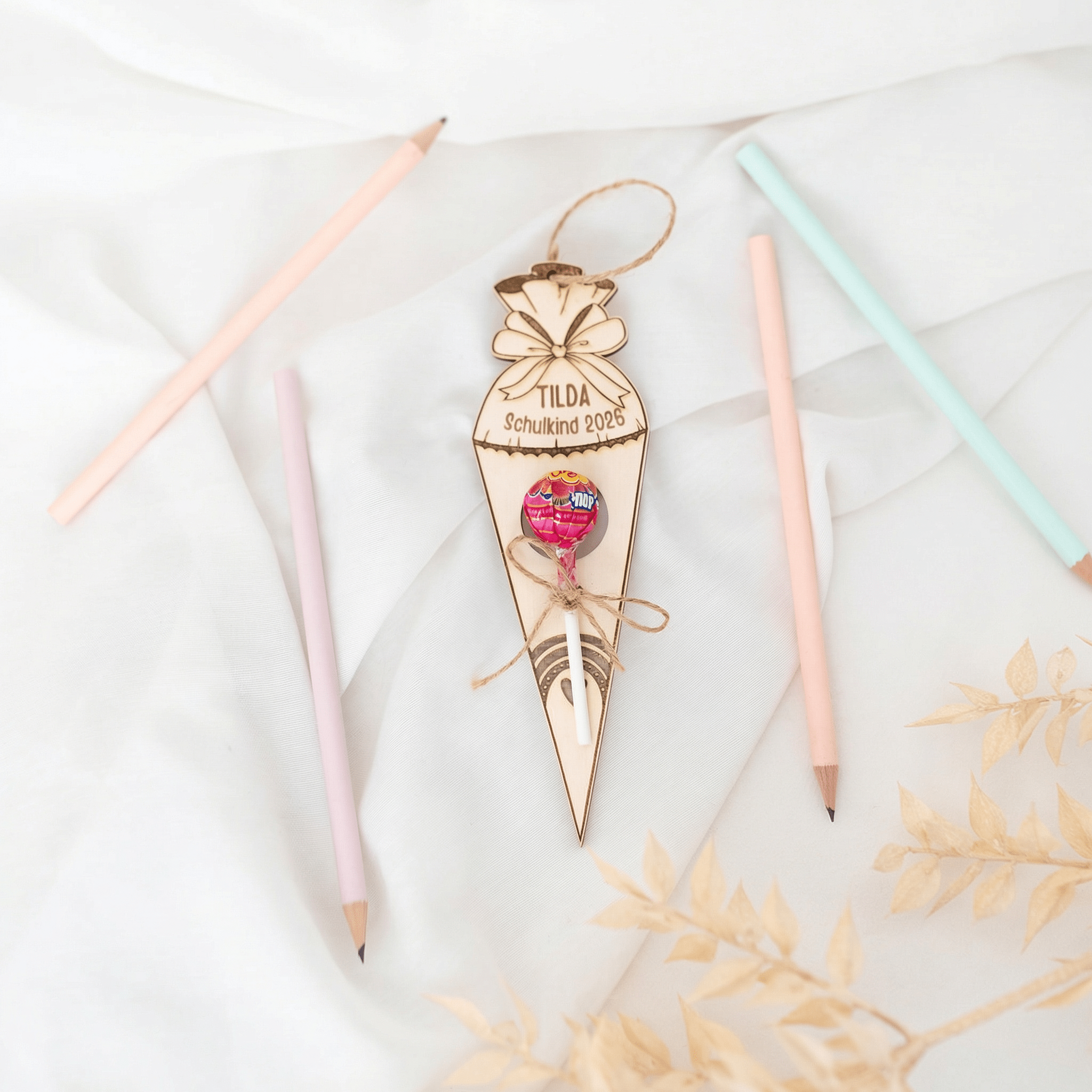 Schultüten Anhänger mit Lutscher Aussparung - Schulkind 2026 - wunderwunsch