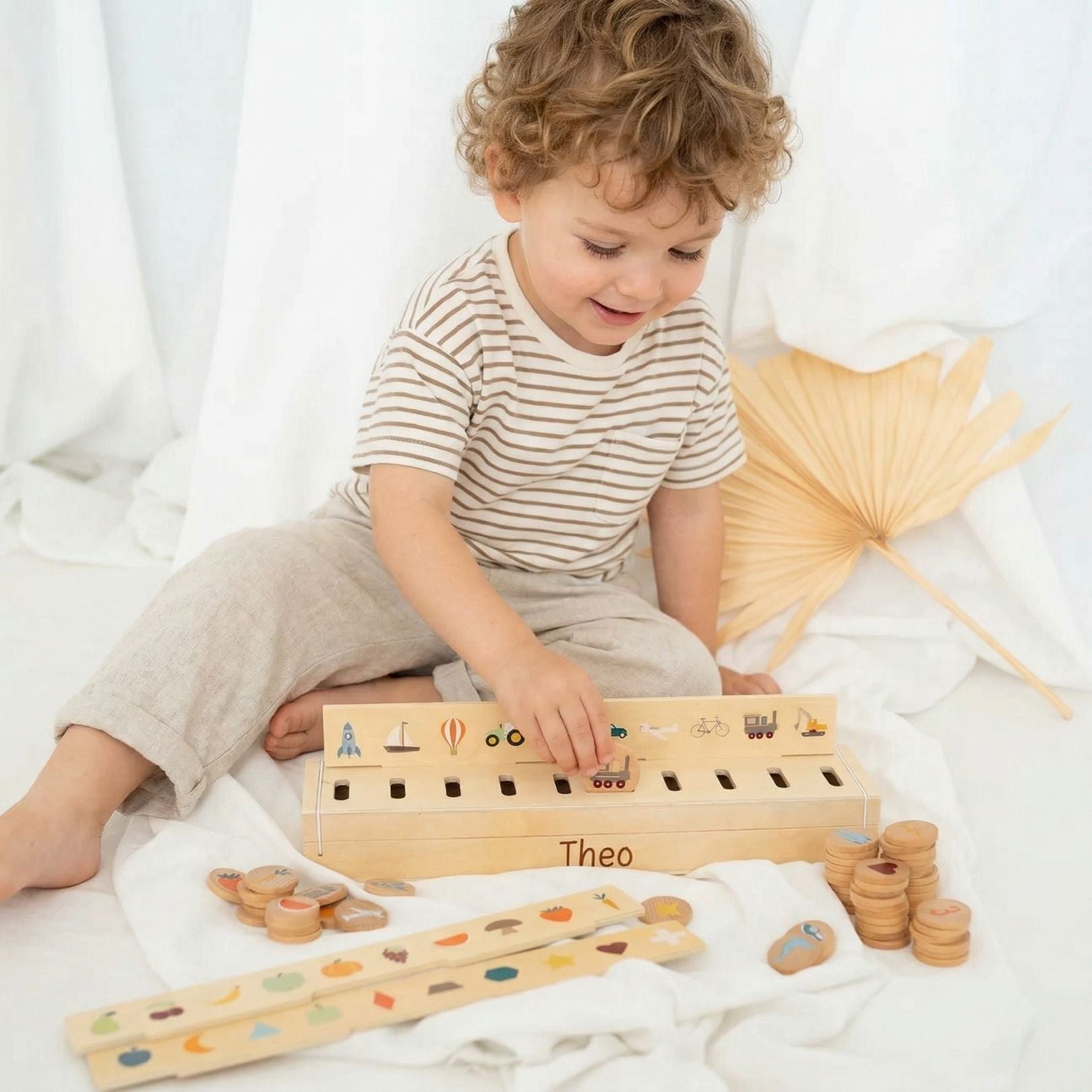 SMALL FOOT Bildersortierbox "Weltentdecker" Holz personalisierbar - wunderwunsch