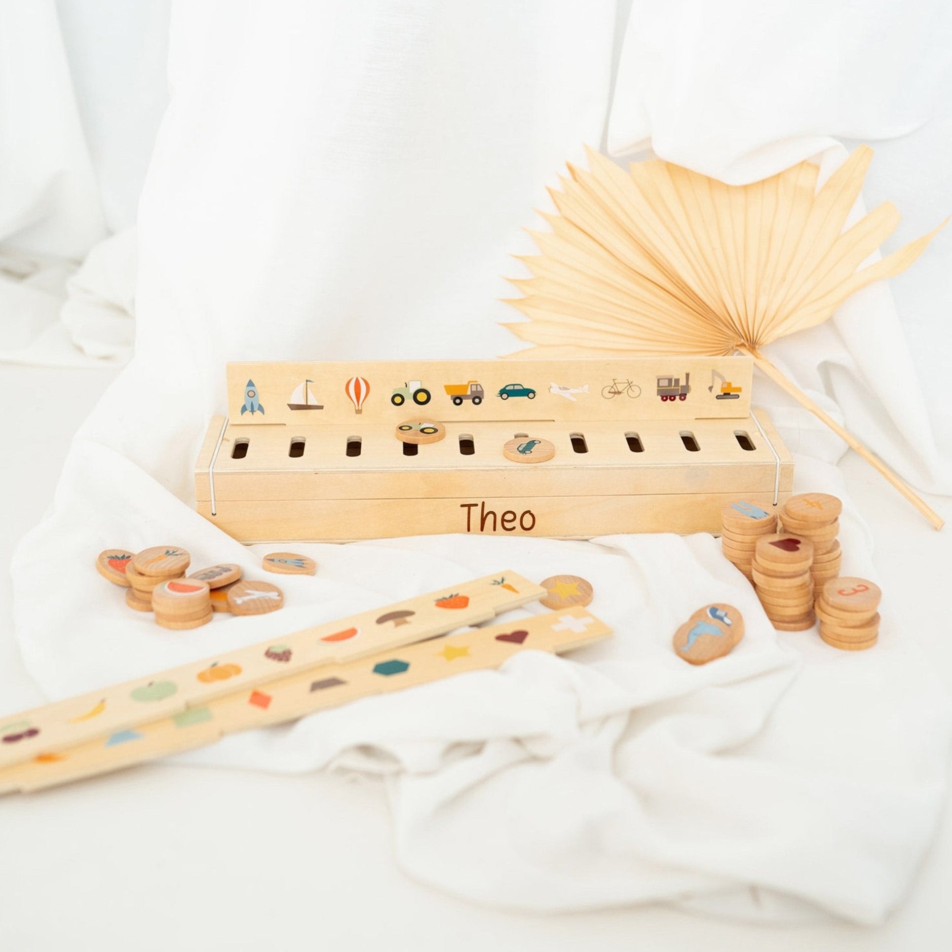 SMALL FOOT Bildersortierbox "Weltentdecker" Holz personalisiert - wunderwunsch