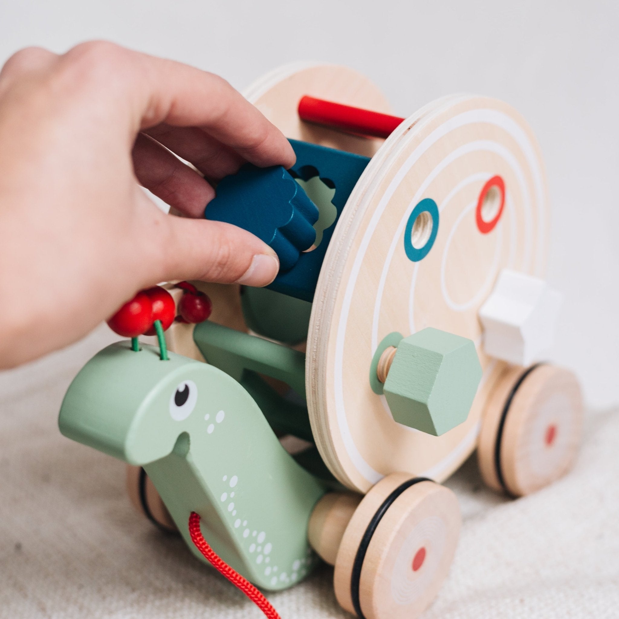 SMALL FOOT Nachzieh - und Stecktier Schnecke Grün Holz personalisiert - wunderwunsch