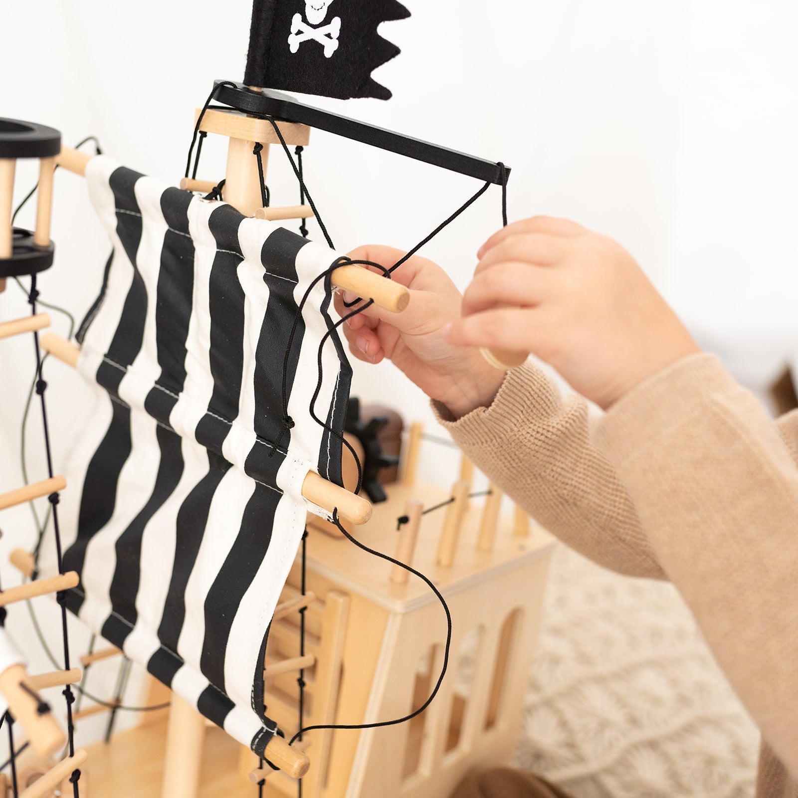 SMALL FOOT Piratenschiff Holz personalisiert - wunderwunsch