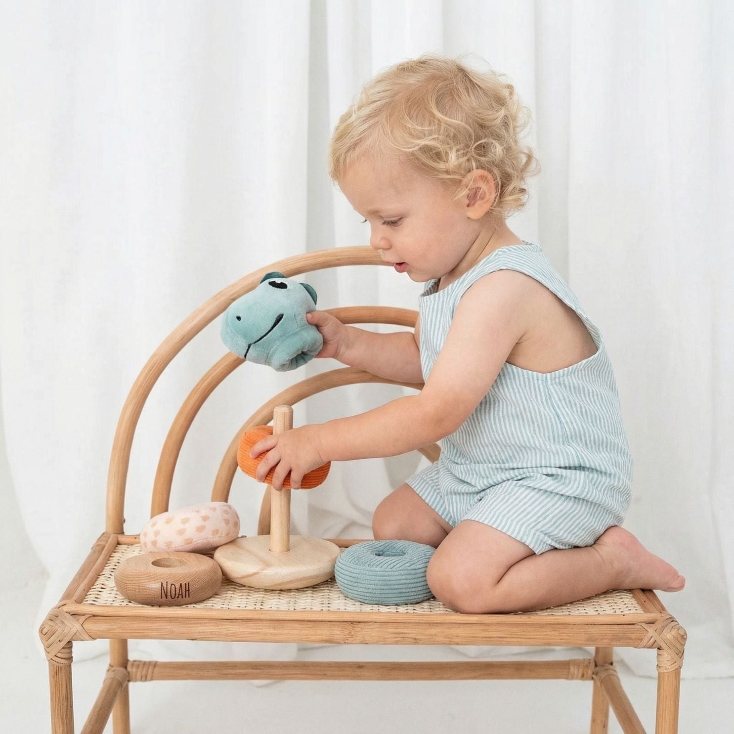 SMALL FOOT Stapelturm Dino Plüsch personalisierbar - wunderwunsch