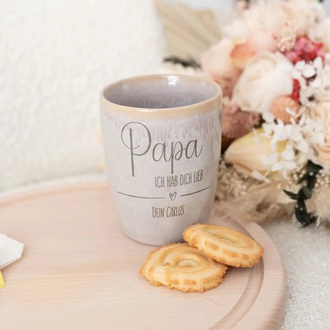 Steingut Becher sand personalisiert - Lieb haben - wunderwunsch