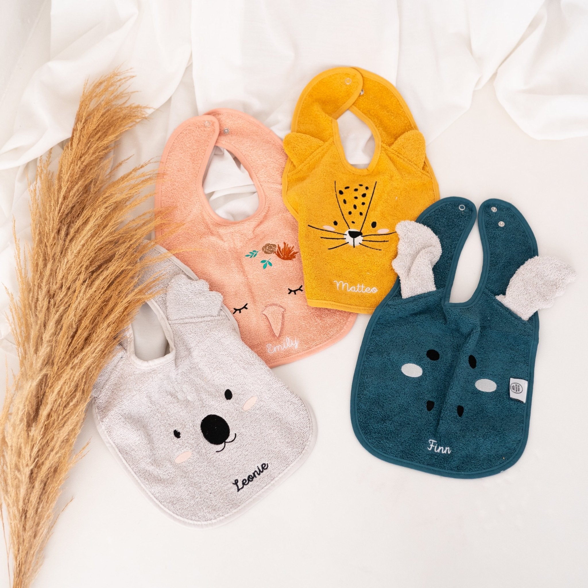 TRYCO Baumwoll Lätzchen Tiere personalisiert - Koala, Schwan, Leopard, Drache - wunderwunsch