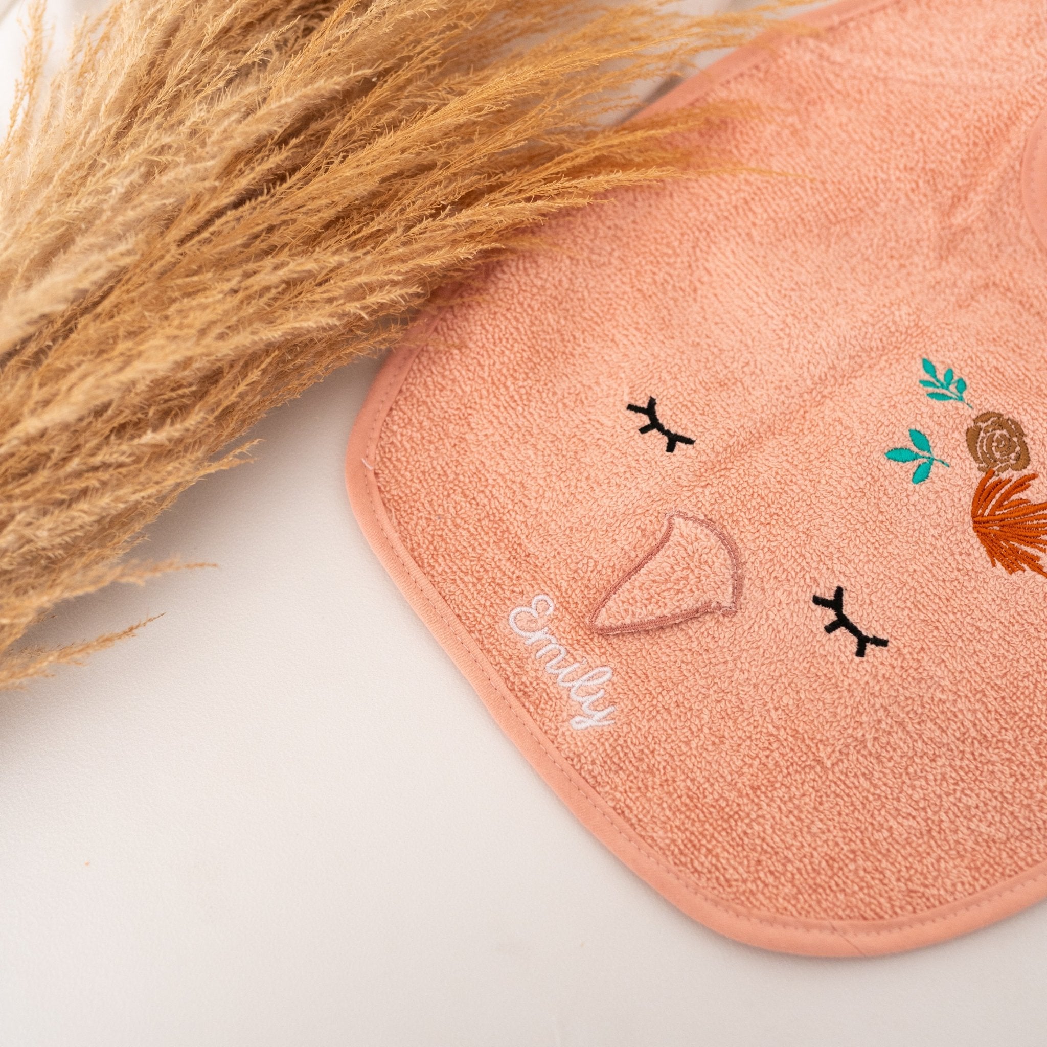 TRYCO Baumwoll Lätzchen Tiere personalisiert - Koala, Schwan, Leopard, Drache - wunderwunsch