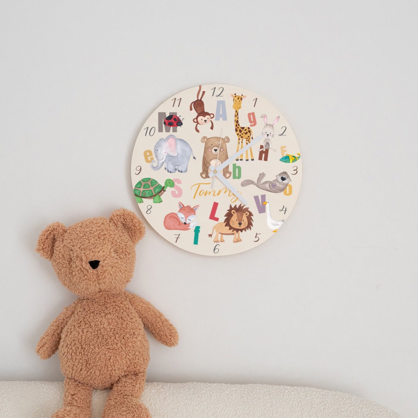 Wanduhr Kinder Holz personalisiert - Lernuhr Buchstaben Tiere - wunderwunsch