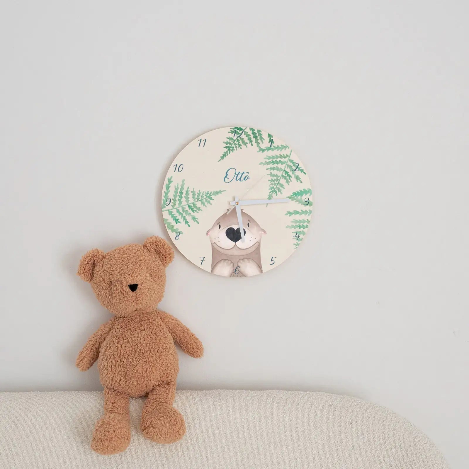 Wanduhr Kinder Holz personalisiert - Tier Farne Aquarell