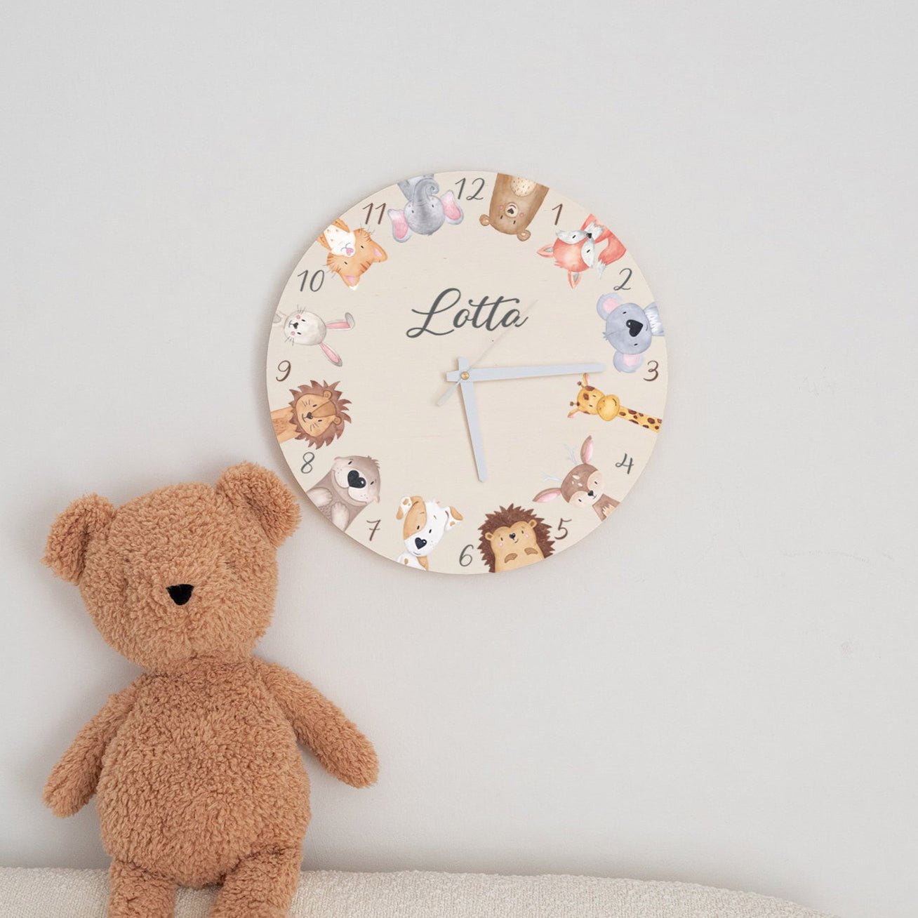 Wanduhr Kinder Holz personalisiert - Tierkreis - wunderwunsch