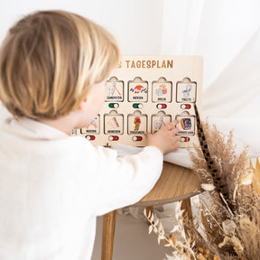 Tagesplan Kinder Holz personalisiert