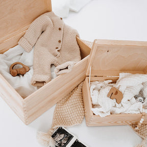Erinnerungsbox Baby personalisiert - Regenbogen rosa Aquarell