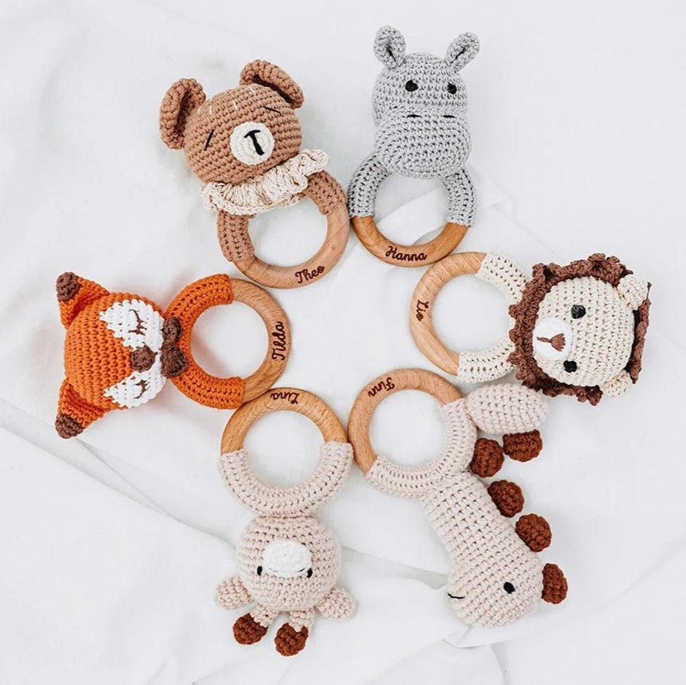 Babyrassel personalisiert - Giraffe, Fuchs, Löwe, Nilpferd - wunderwunsch