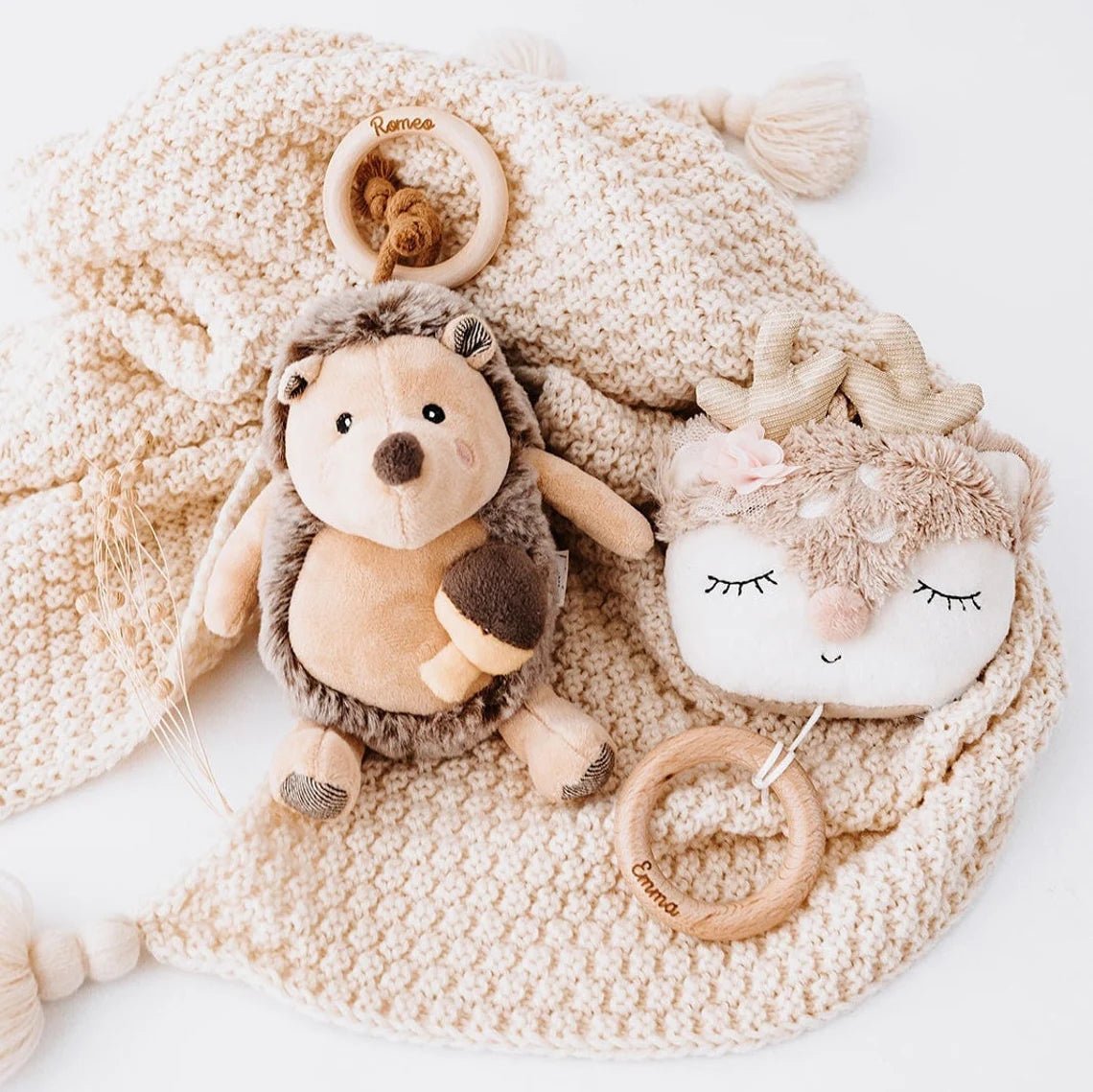 BIECO Spieluhr für Babys personalisiert - Reh und Igel - wunderwunsch