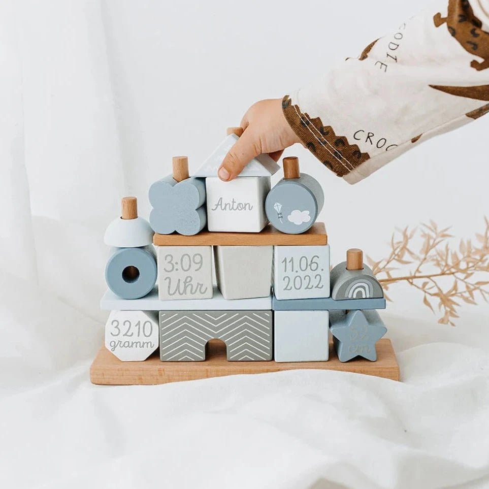 LABEL LABEL Stapelhaus Holz personalisiert - rosa und blau - wunderwunsch